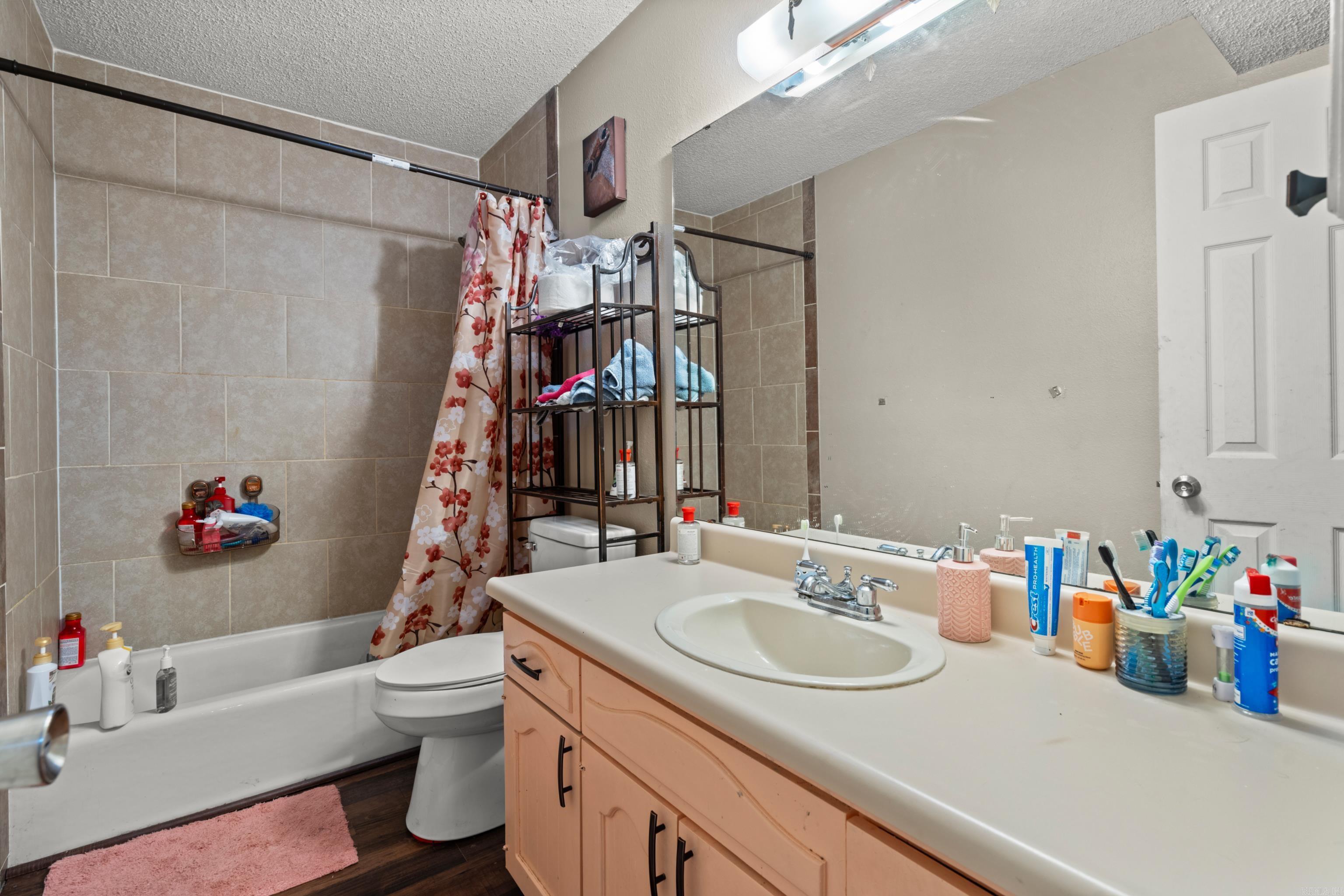 DIAMONDHEAD J - Residential