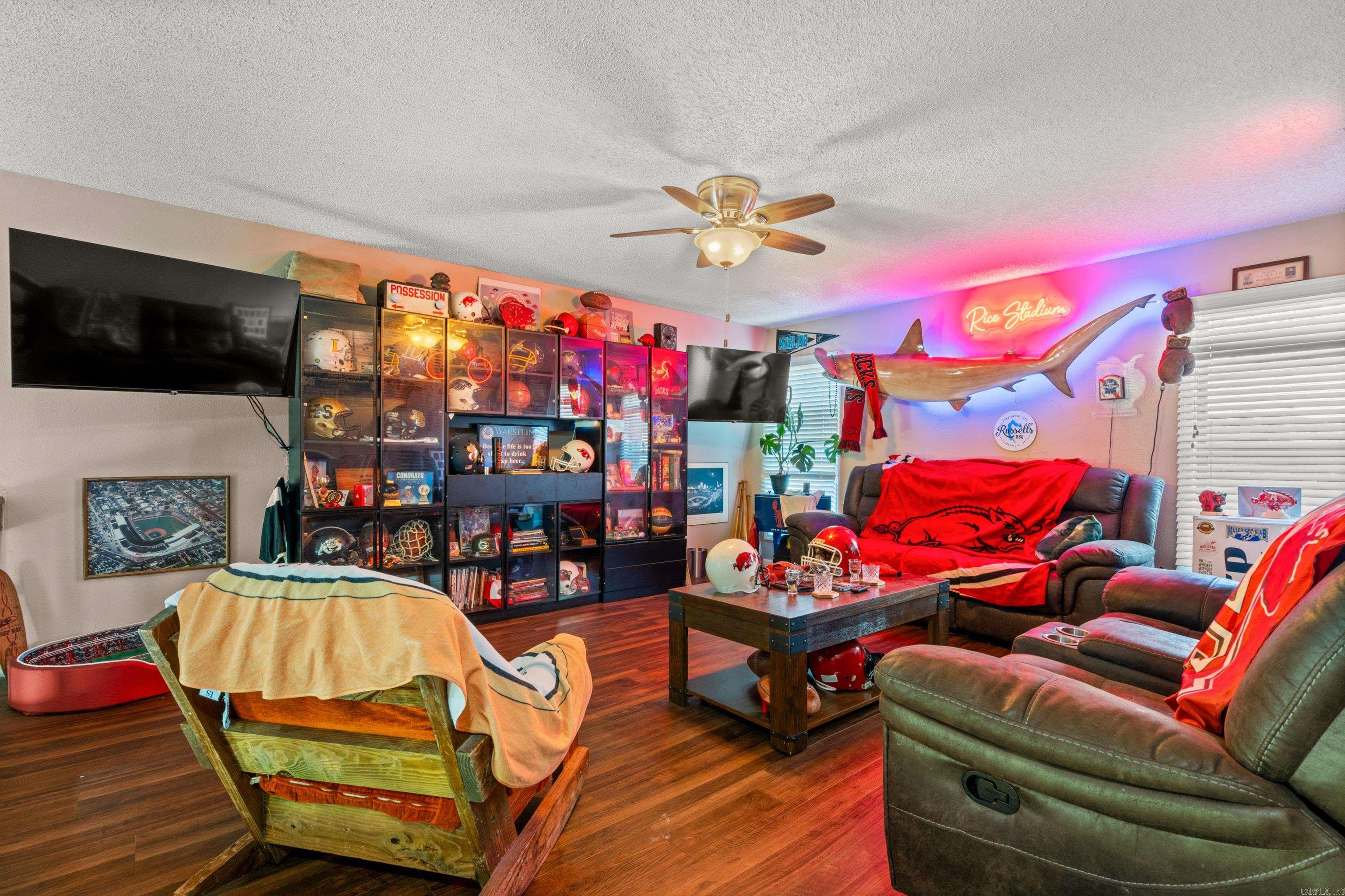 DIAMONDHEAD J - Residential