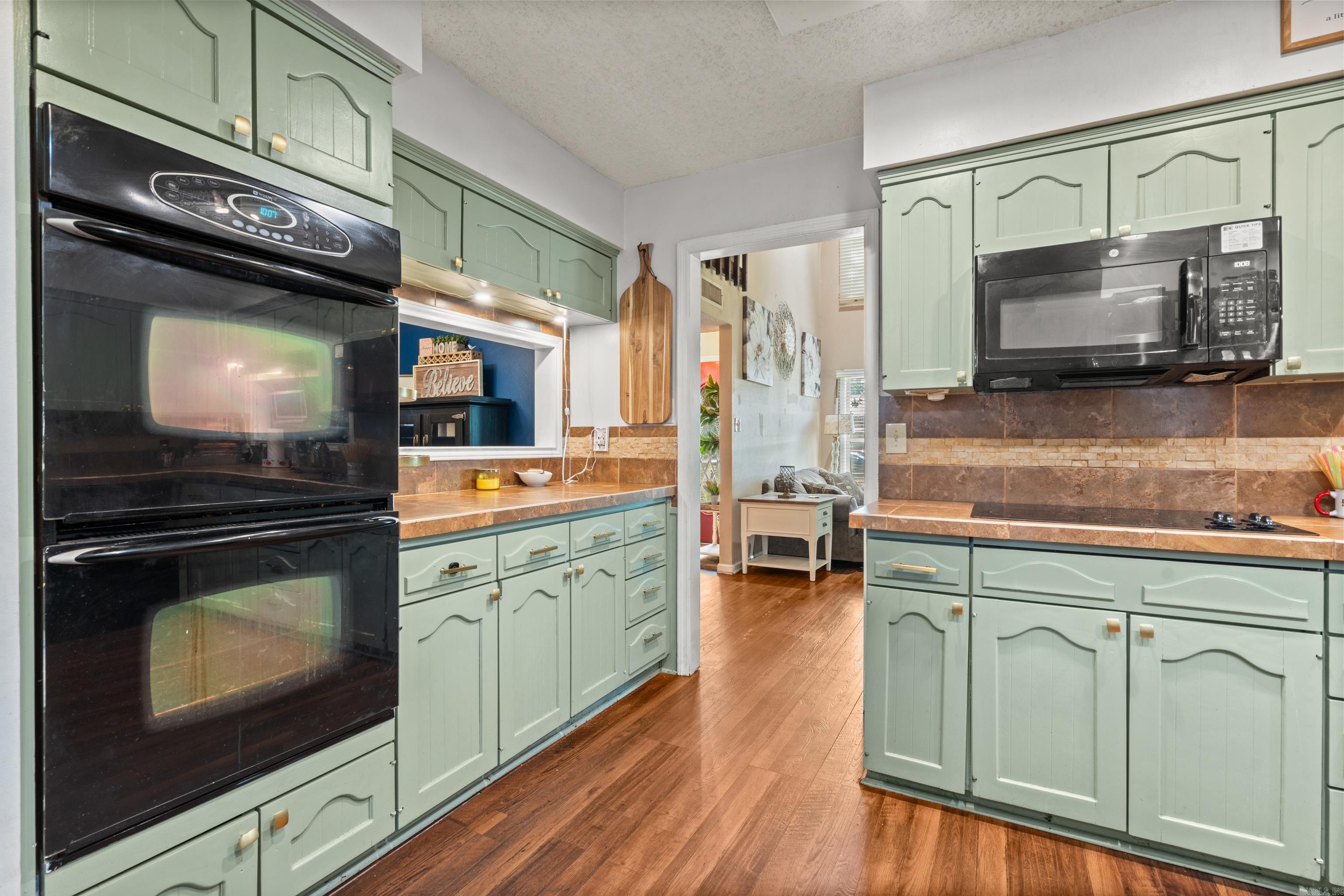 DIAMONDHEAD J - Residential