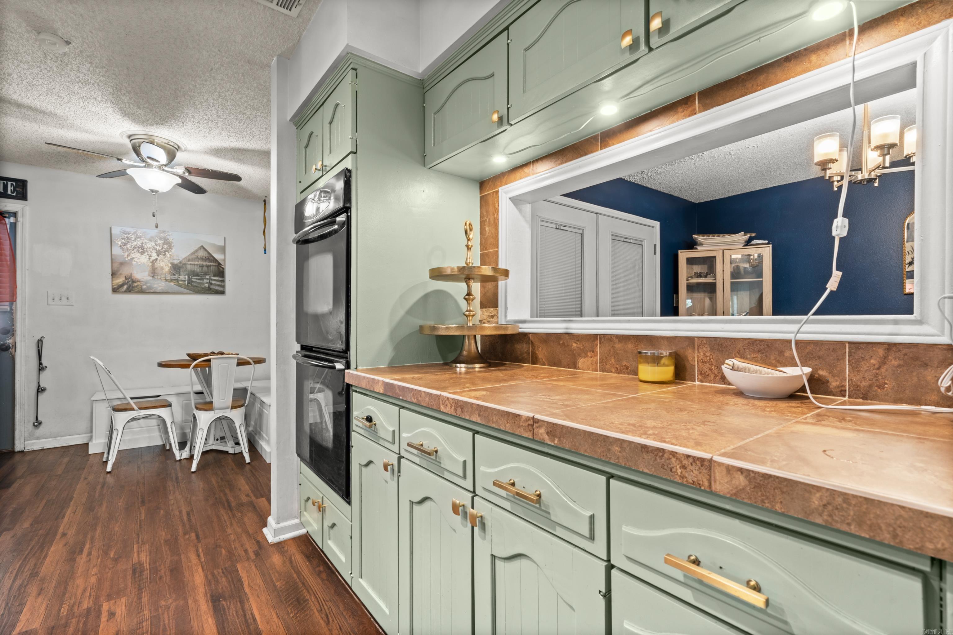 DIAMONDHEAD J - Residential