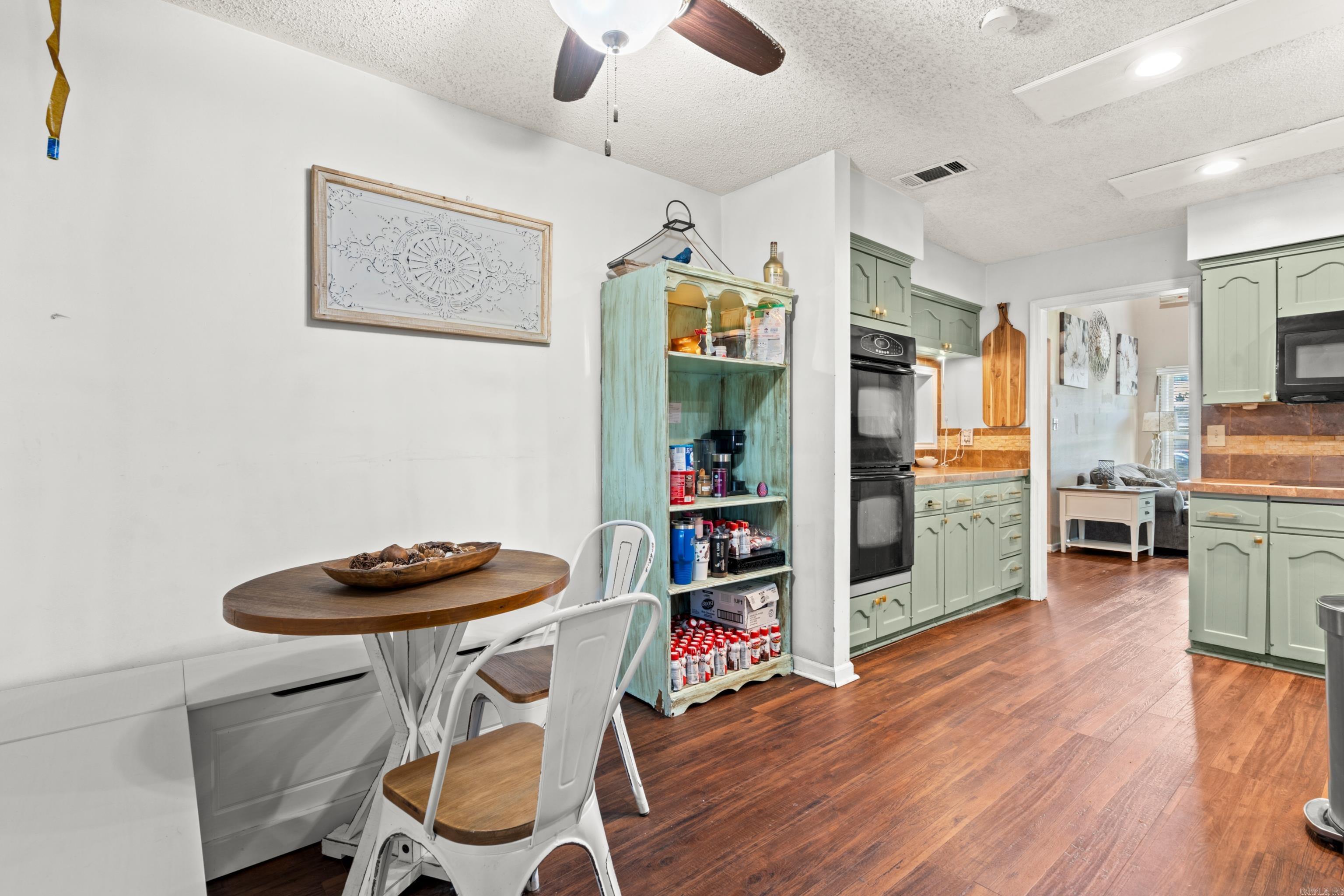 DIAMONDHEAD J - Residential