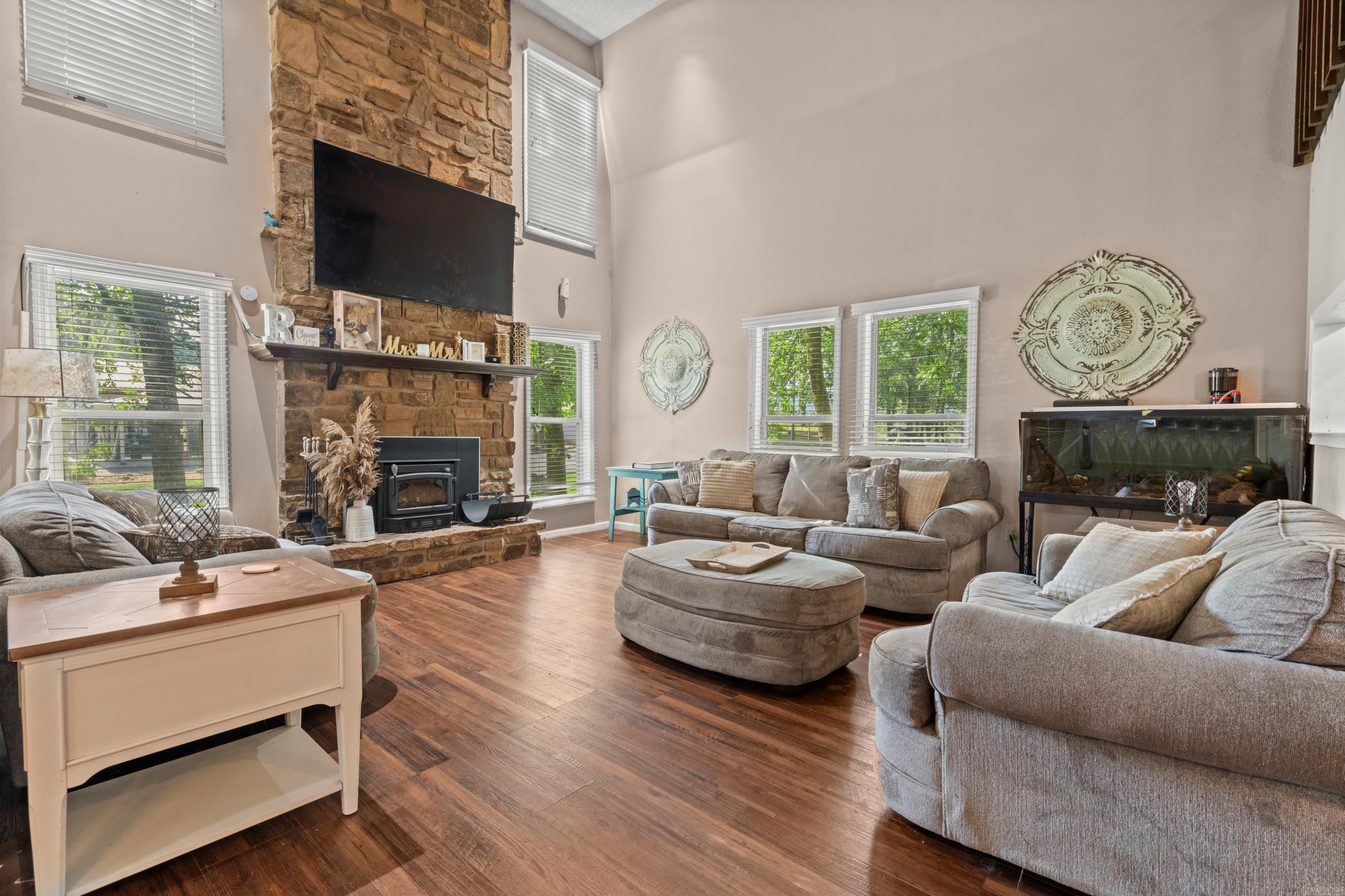 DIAMONDHEAD J - Residential