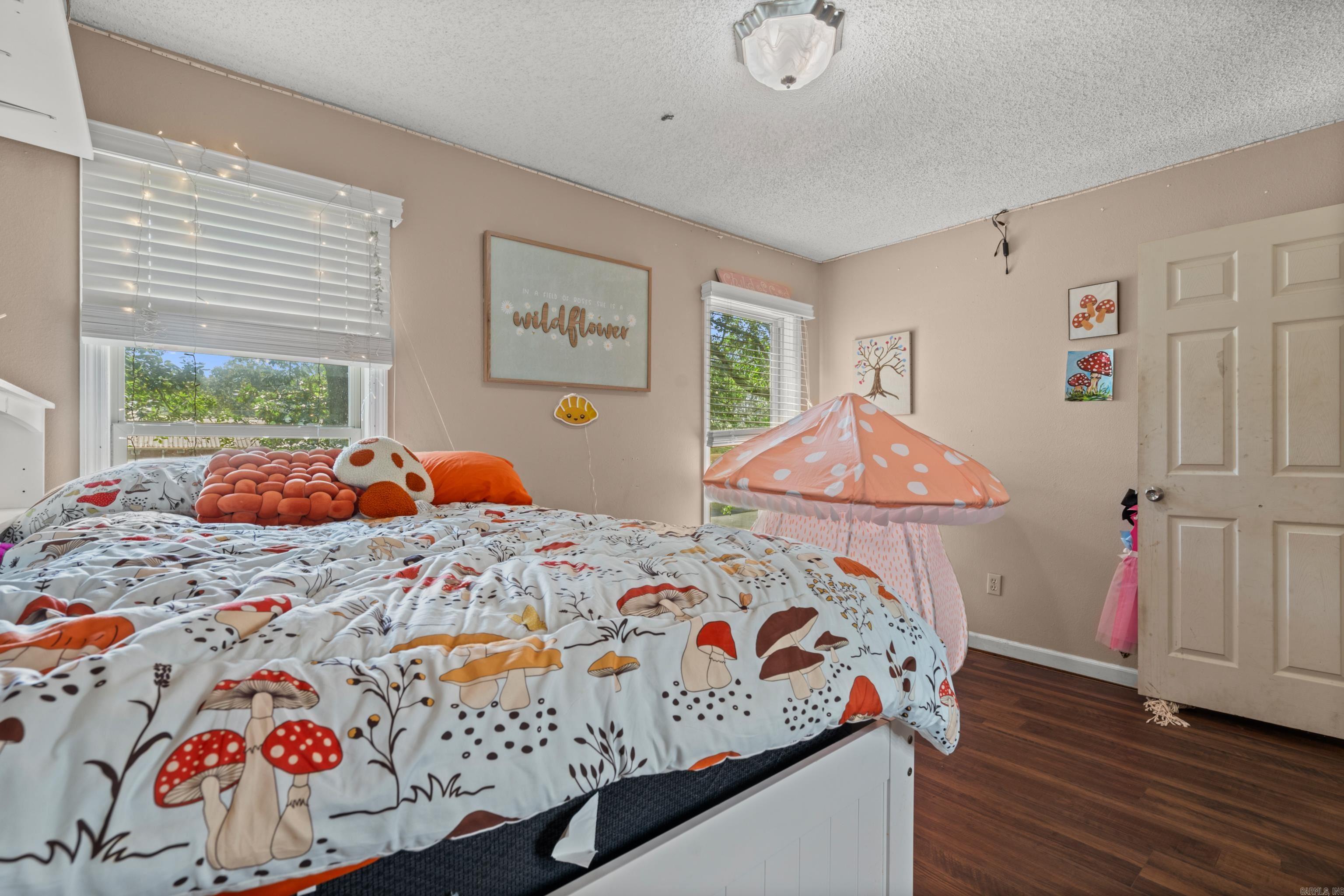 DIAMONDHEAD J - Residential