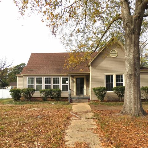 Photo of 501 N Church Street, Monticello, AR 71655 (MLS # 25049178)