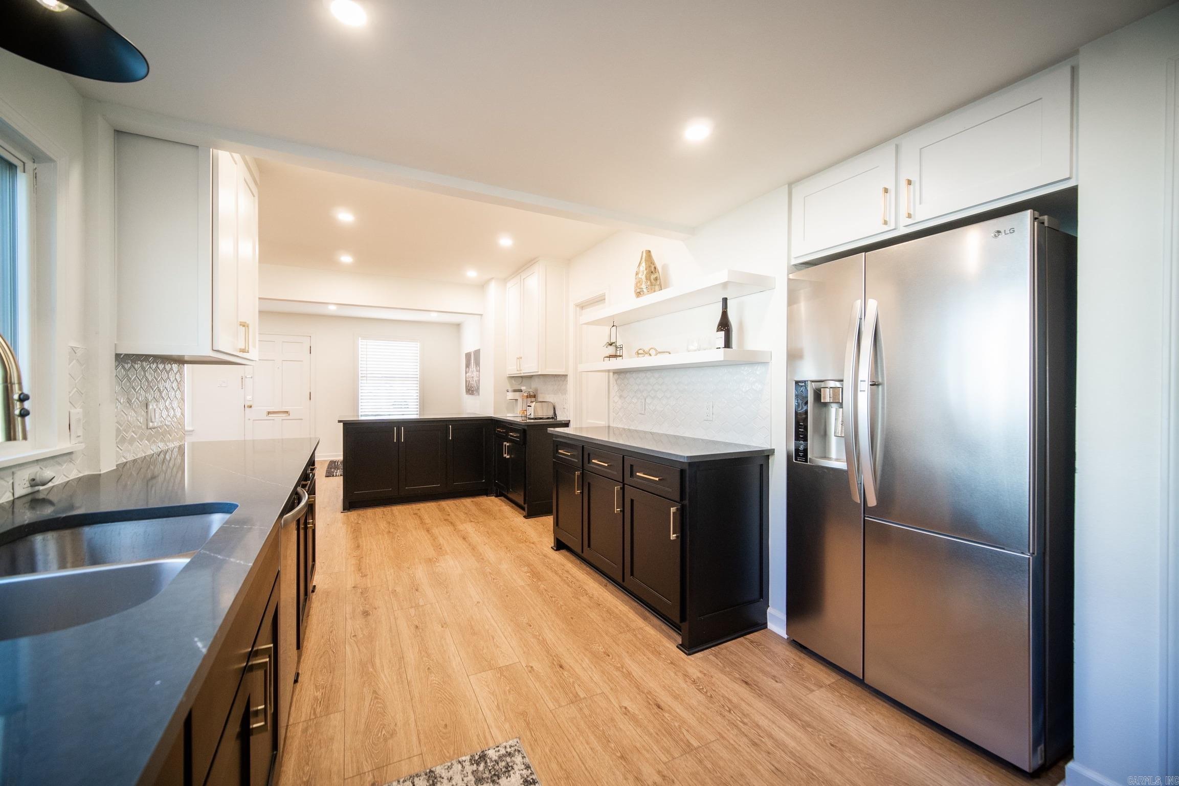 LINCOLN PARK - Residential Lease