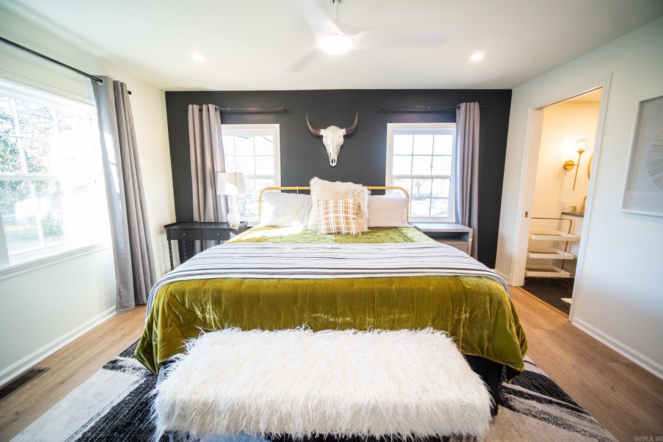 LINCOLN PARK - Residential Lease