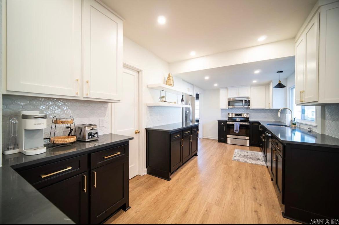 LINCOLN PARK - Residential Lease