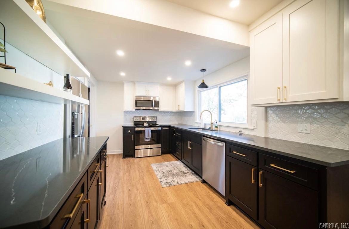 LINCOLN PARK - Residential Lease