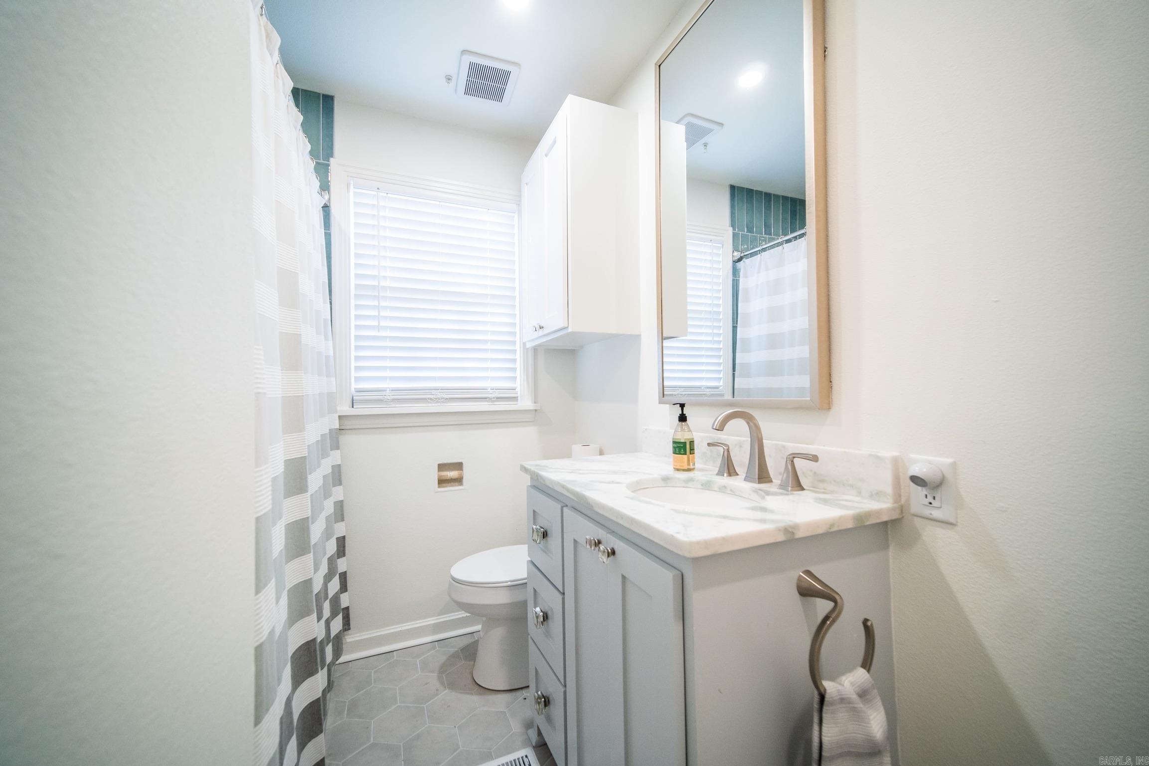 LINCOLN PARK - Residential Lease