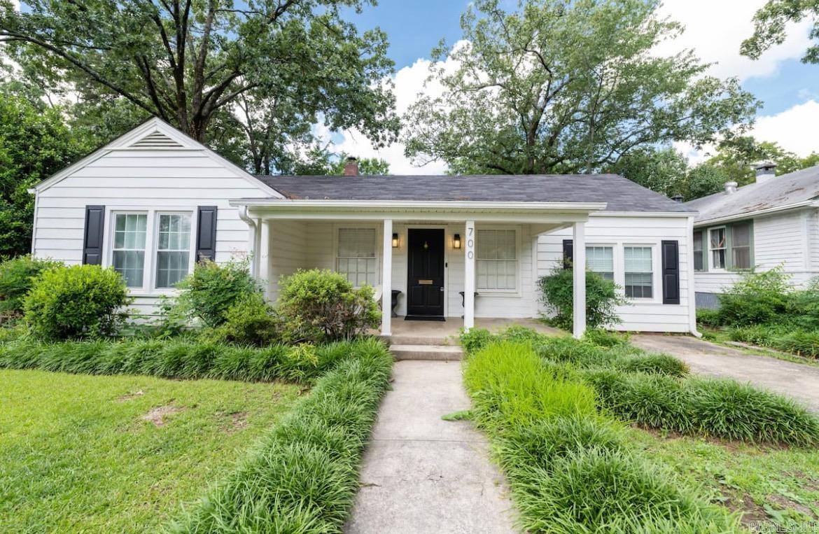 LINCOLN PARK - Residential Lease