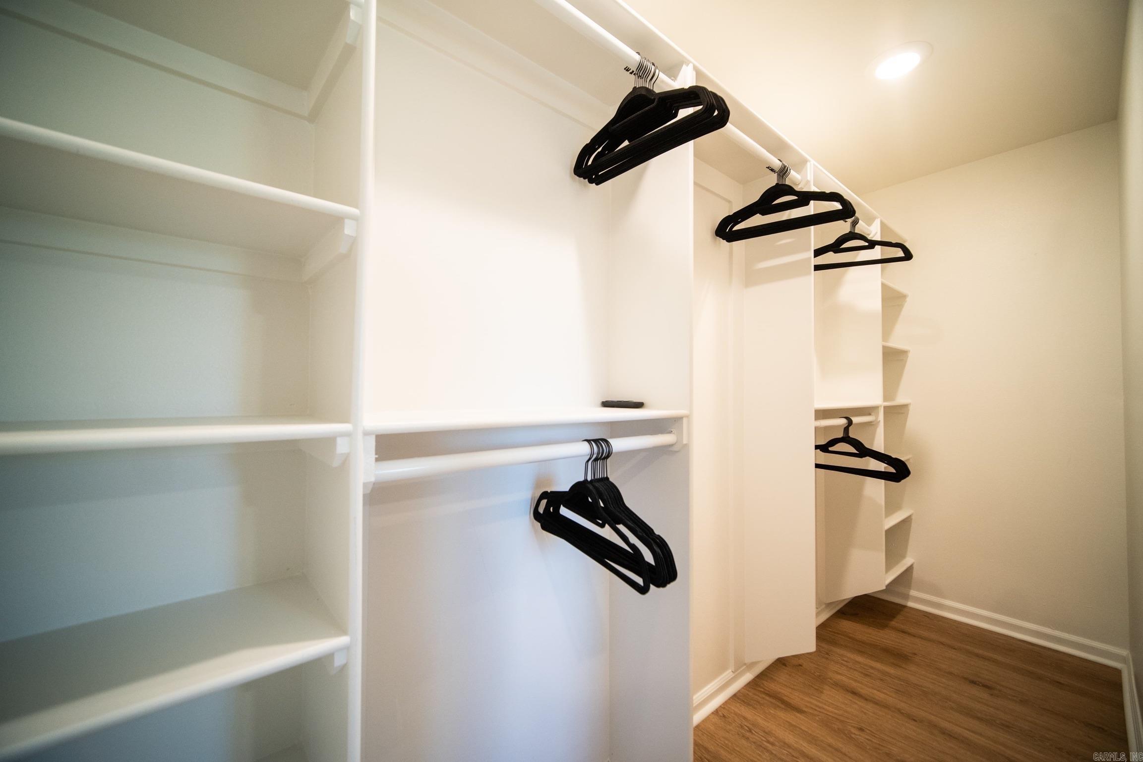 LINCOLN PARK - Residential Lease