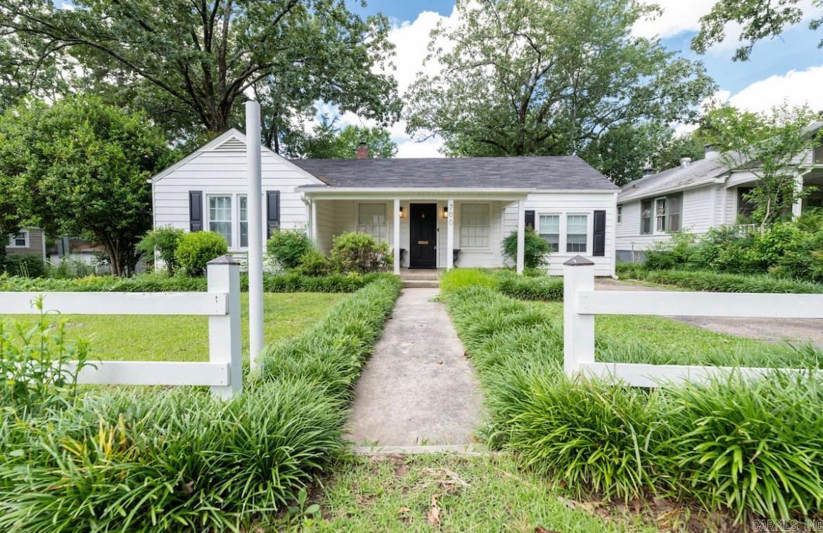 This is a fully remodeled, beautifully updated 3 Bed 2 Bath by Rackley Renovations on a throne of two great lots in the Historic Hillcrest. From the covered front patio youāre welcomed inside to all new luxury vinyl hardwoods & fresh paint throughout into a large living thatās open to the chefās kitchen that highlights black soap stone breakfast bar, custom cabinetry, and all new premium appliances. Through the laundry room off the kitchen - Enjoy the courtyard patio that overlooks your amazing backyard. Your oversized Master suite highlights a walk-in closet, double vanity, and walk-in seated shower. To the left of the foyer is your additional two guest beds that share the guest bath. Fully furnished & ready for you!