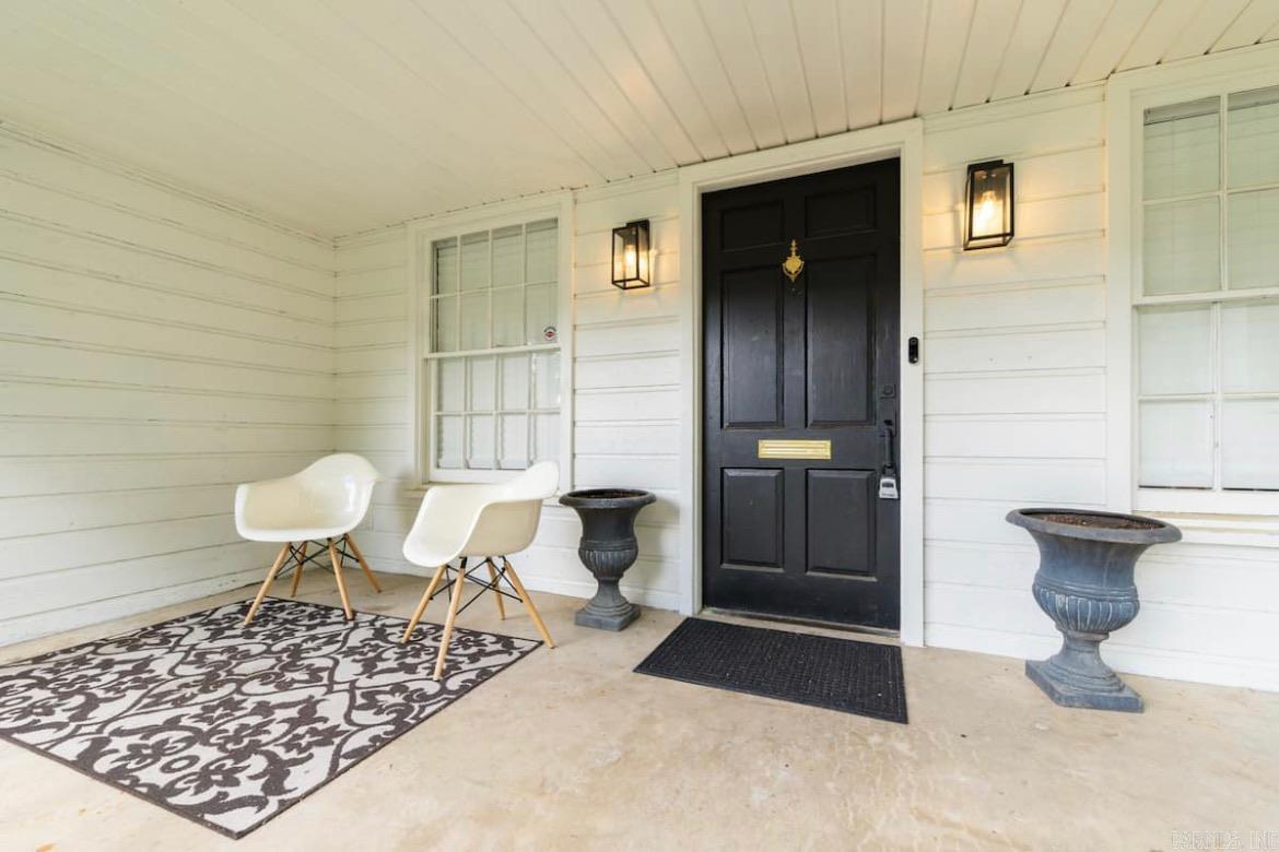 LINCOLN PARK - Residential Lease
