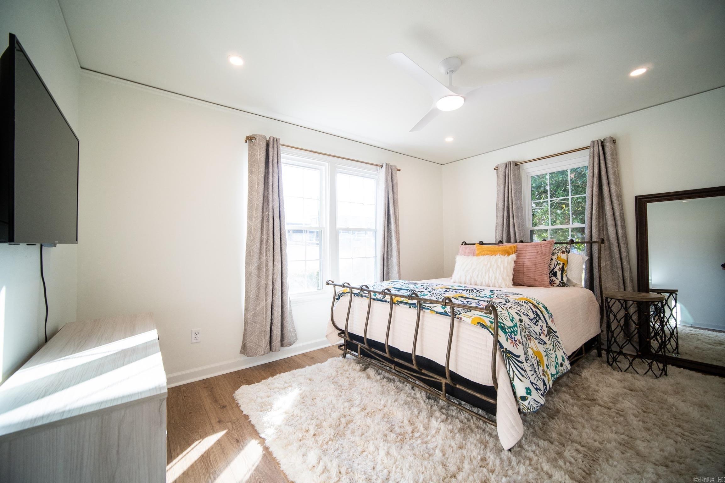 LINCOLN PARK - Residential Lease