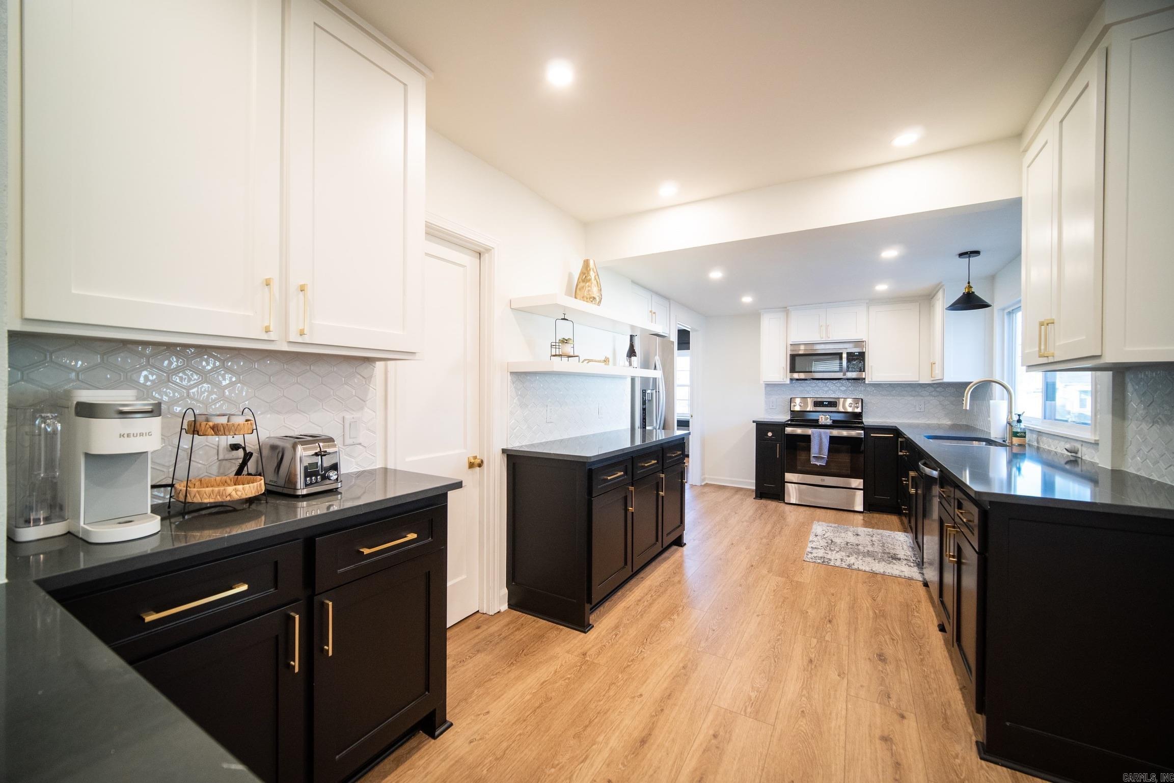 LINCOLN PARK - Residential Lease