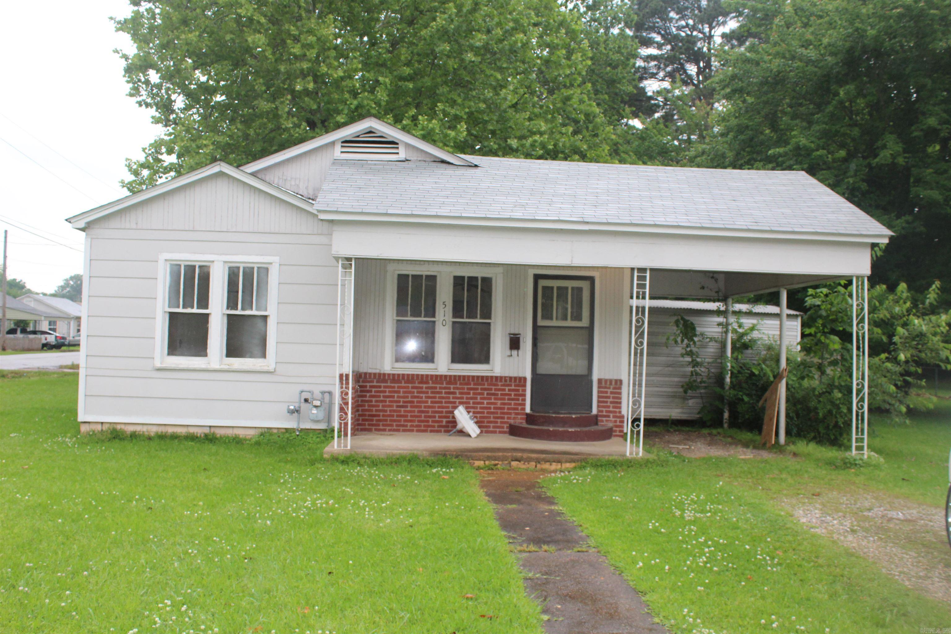 Fresh remodel, new hot water tank and electrical update 07-25. Ready for immediate occupancy.