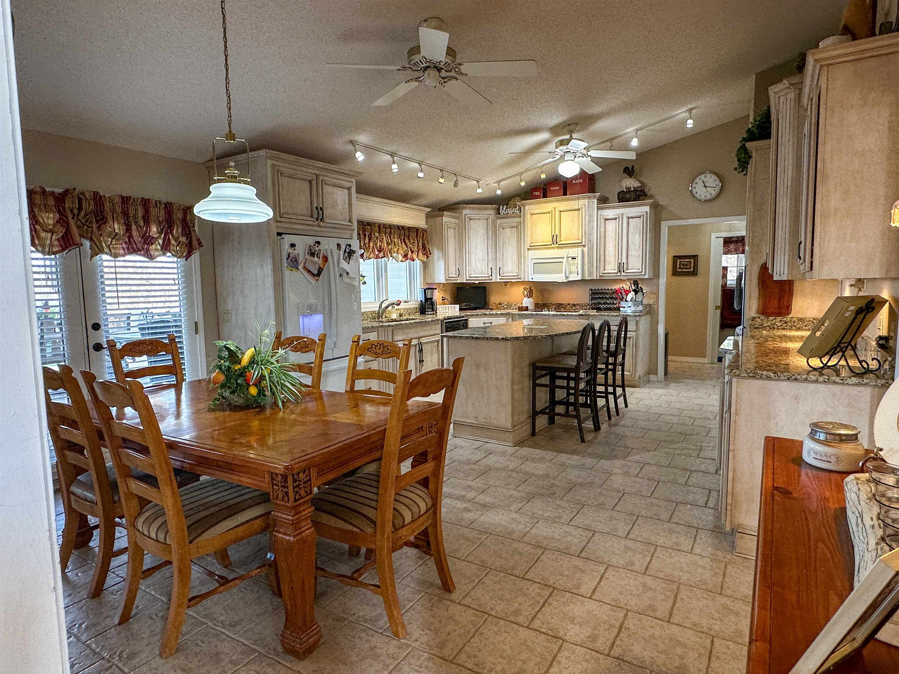 SOUTH SHORE - Residential