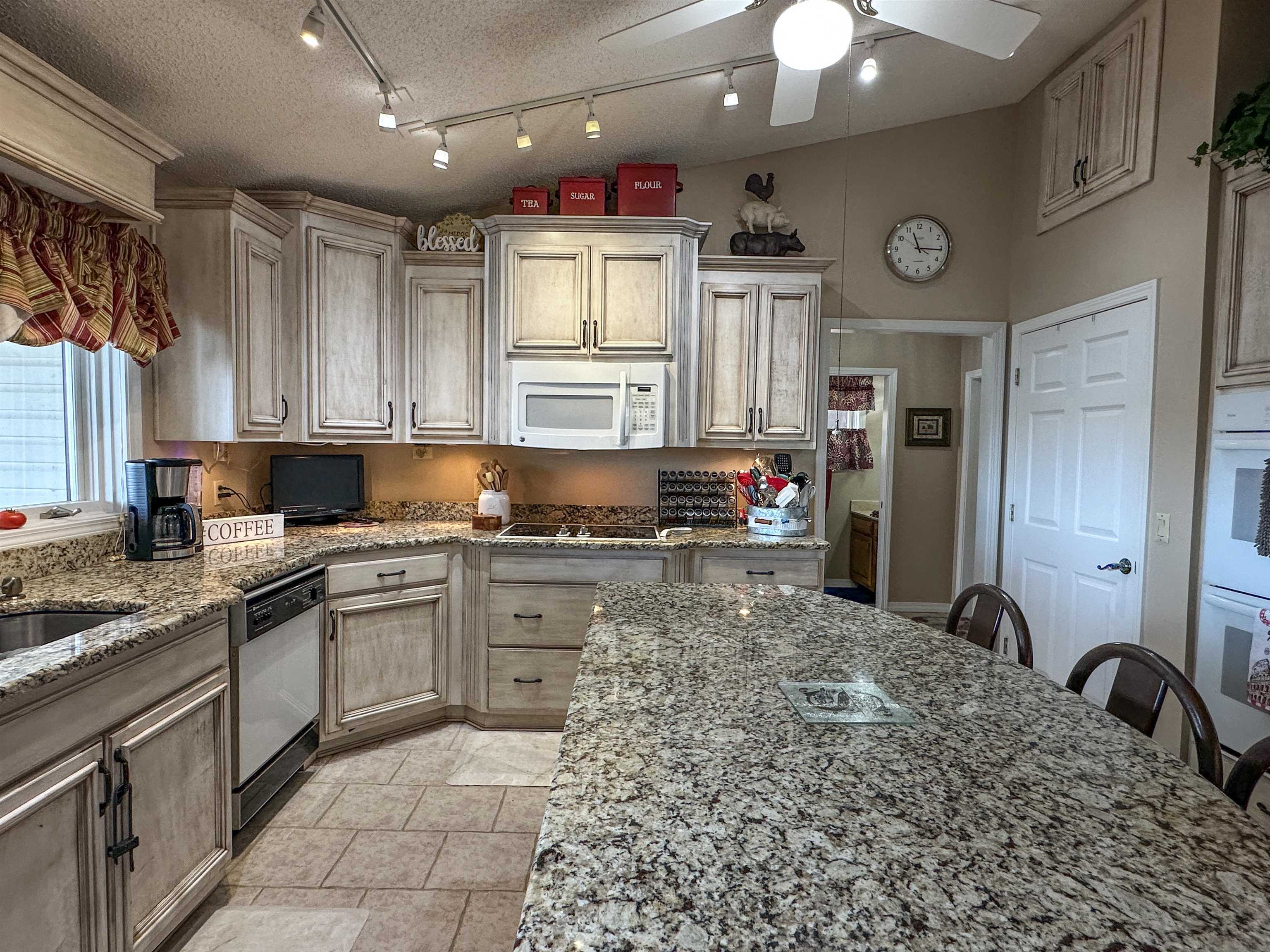 SOUTH SHORE - Residential