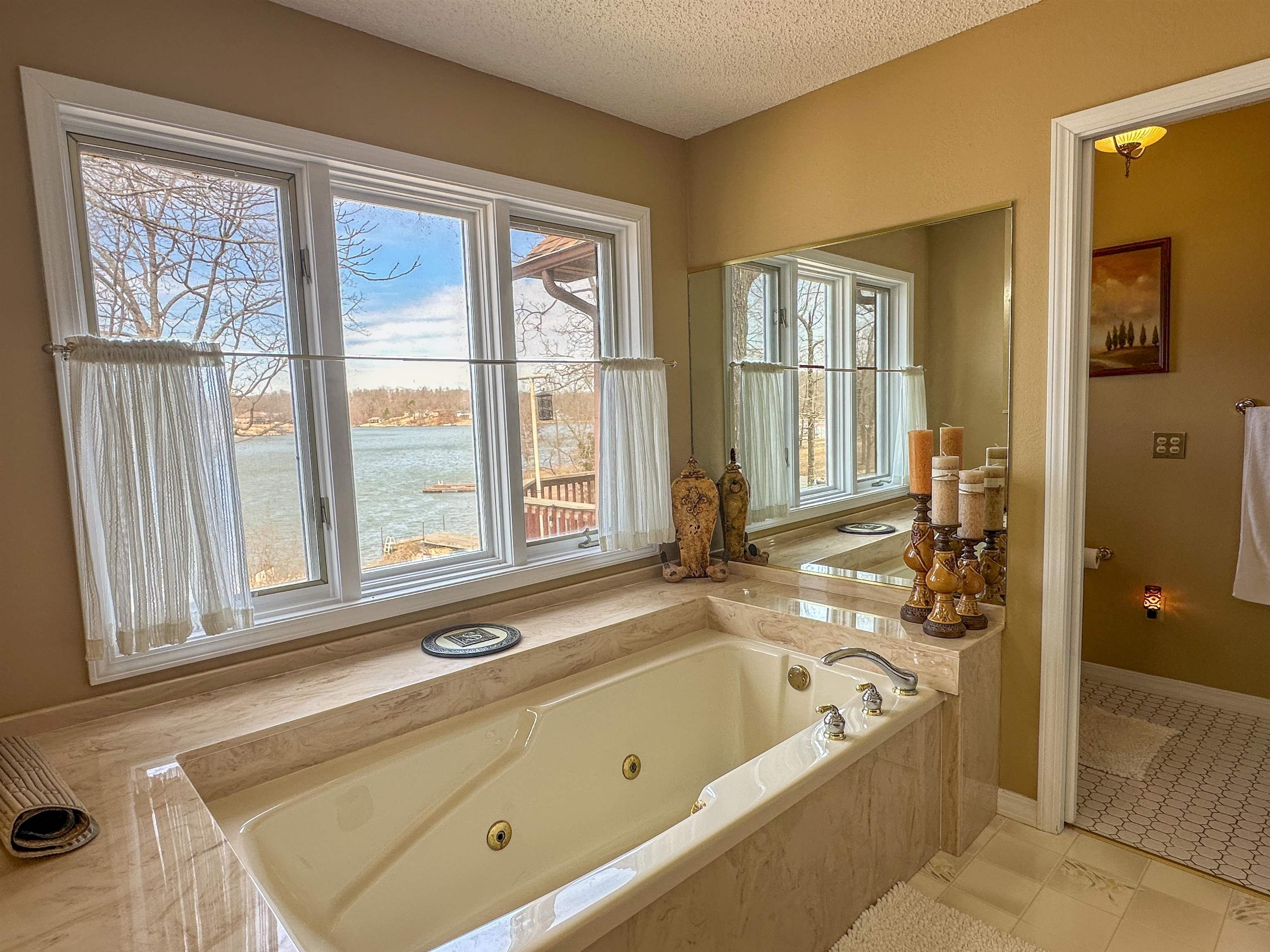 SOUTH SHORE - Residential
