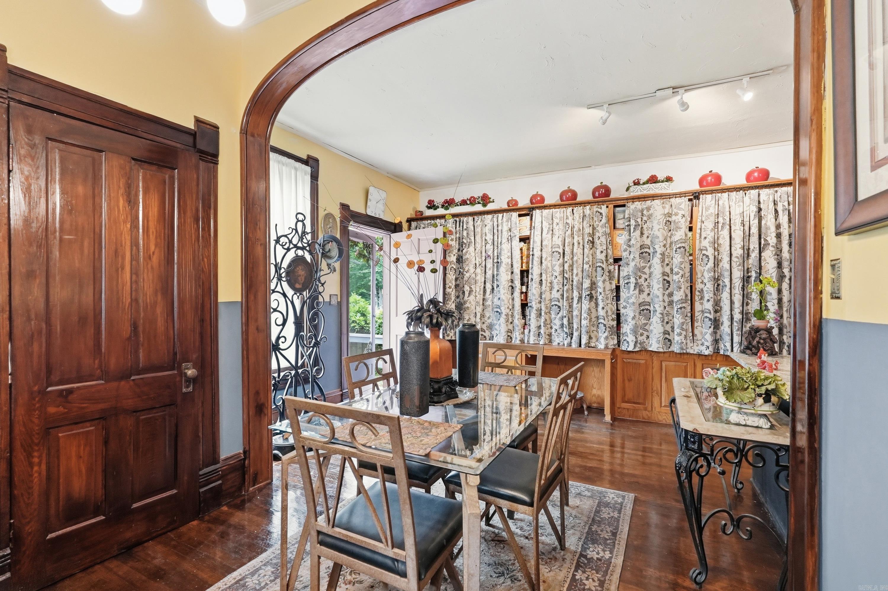 FULTONS - Residential