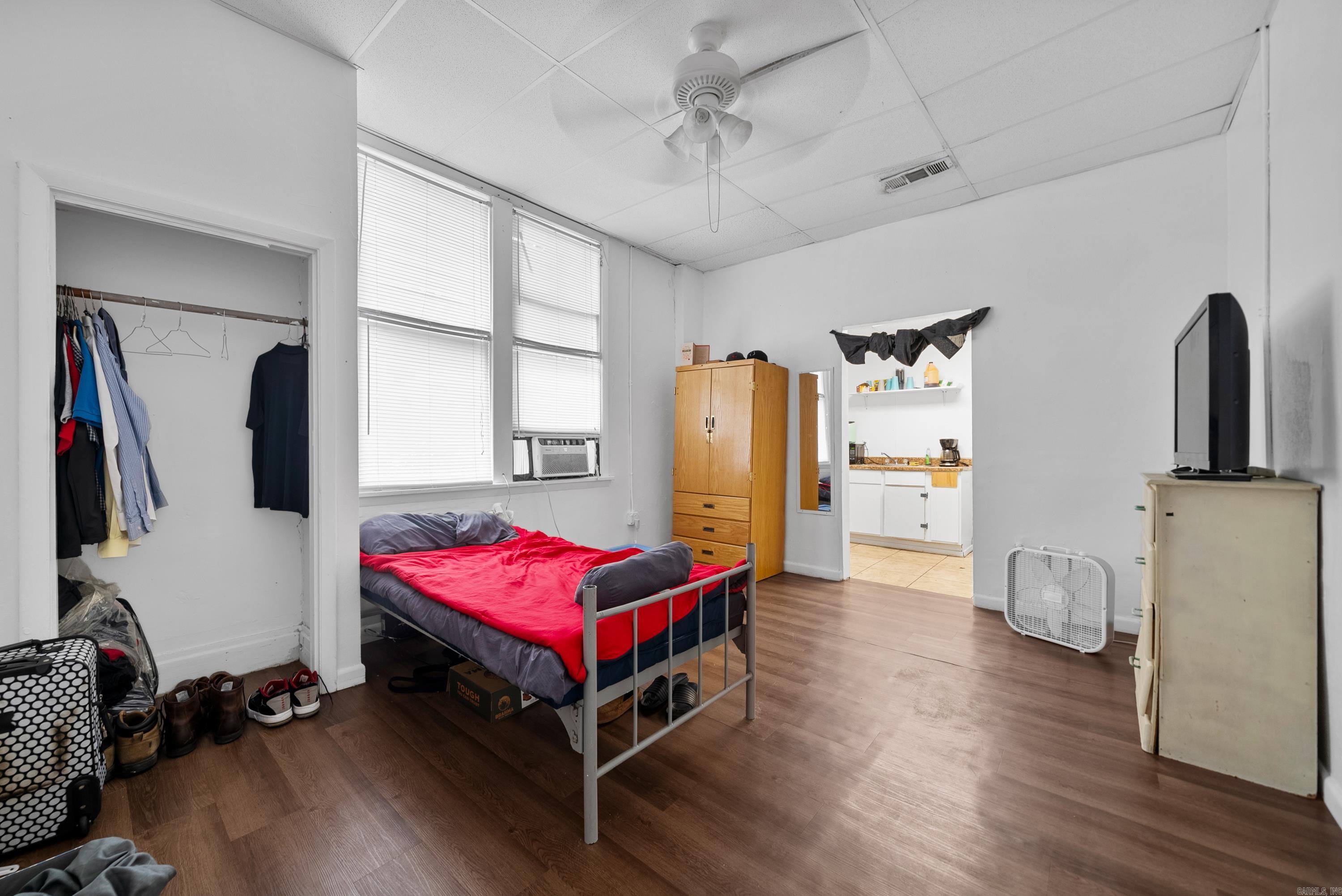 HSR BLK - Residential Income