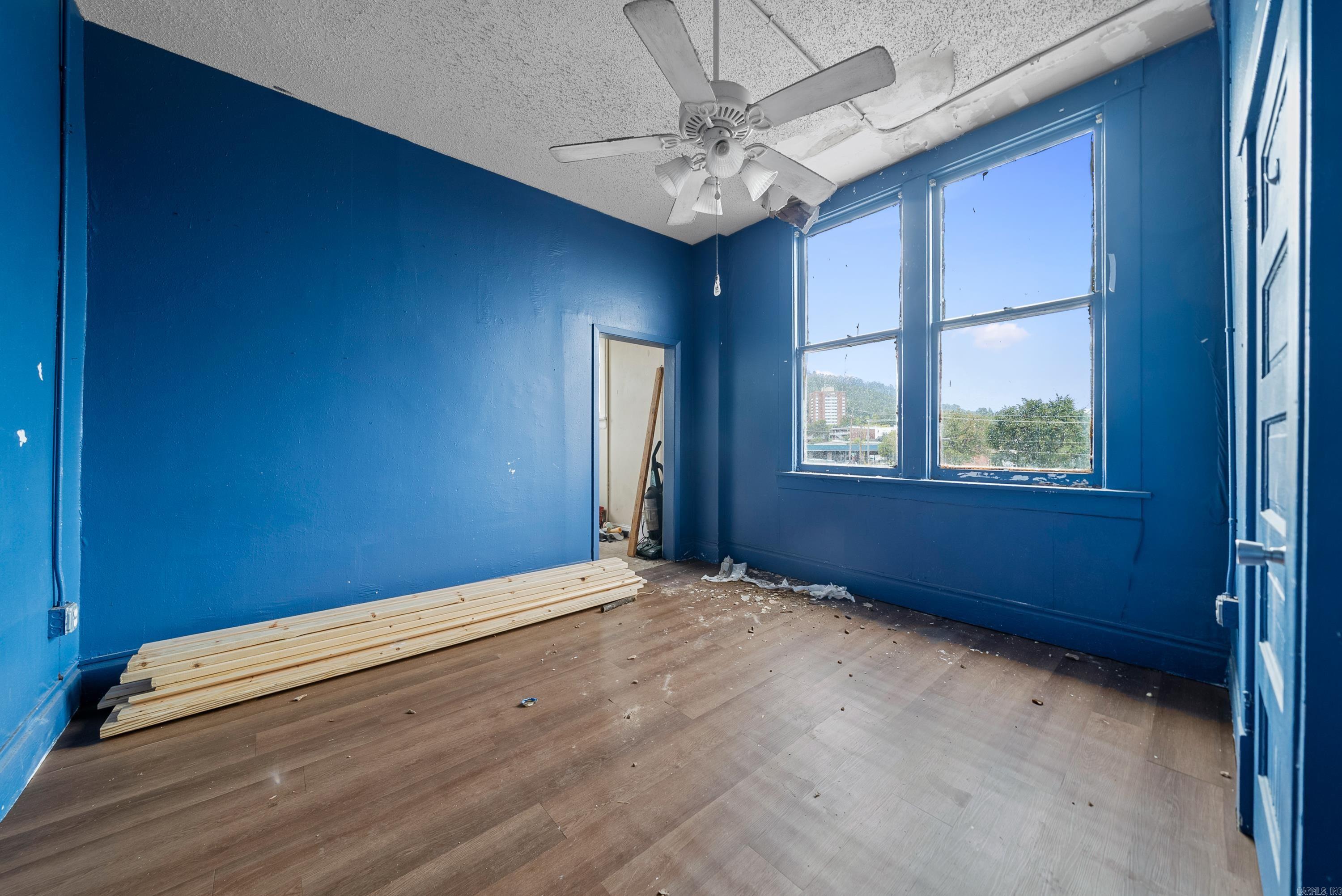 HSR BLK - Residential Income