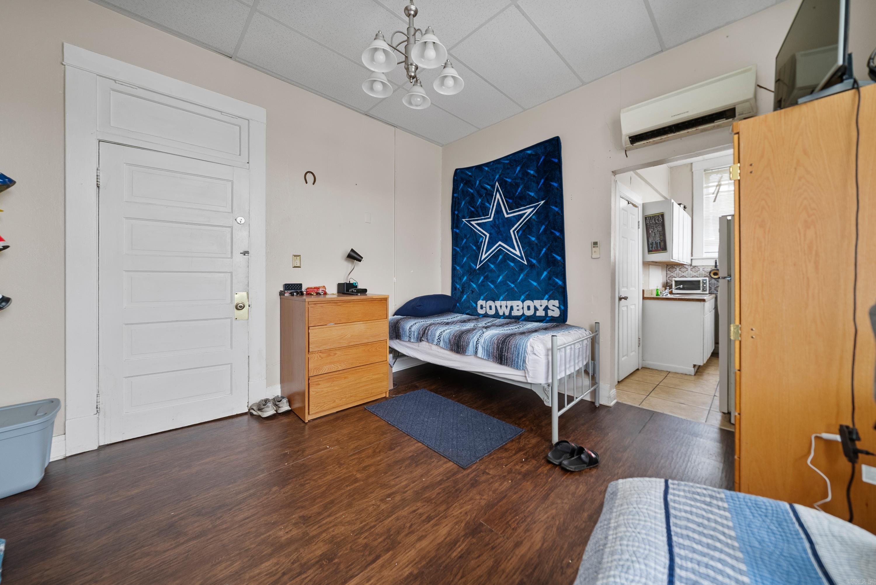 HSR BLK - Residential Income