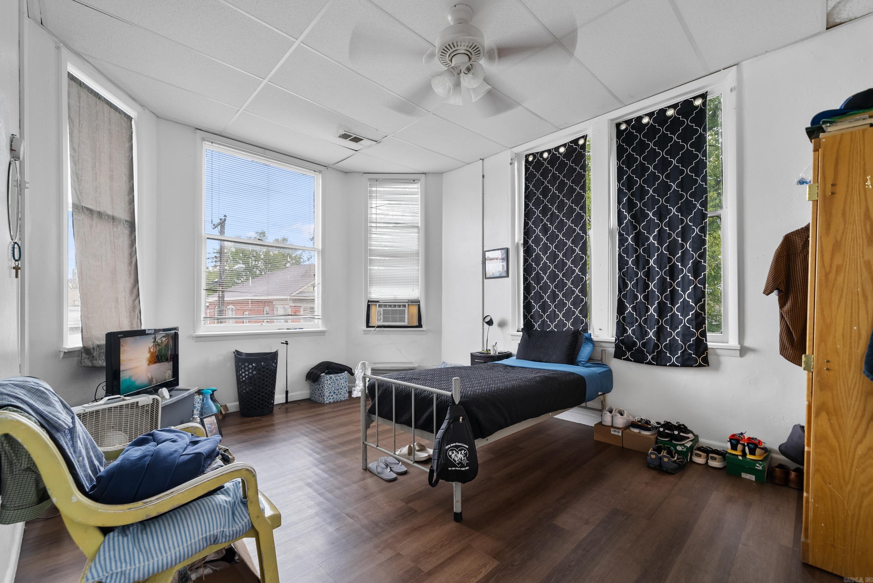 HSR BLK - Residential Income