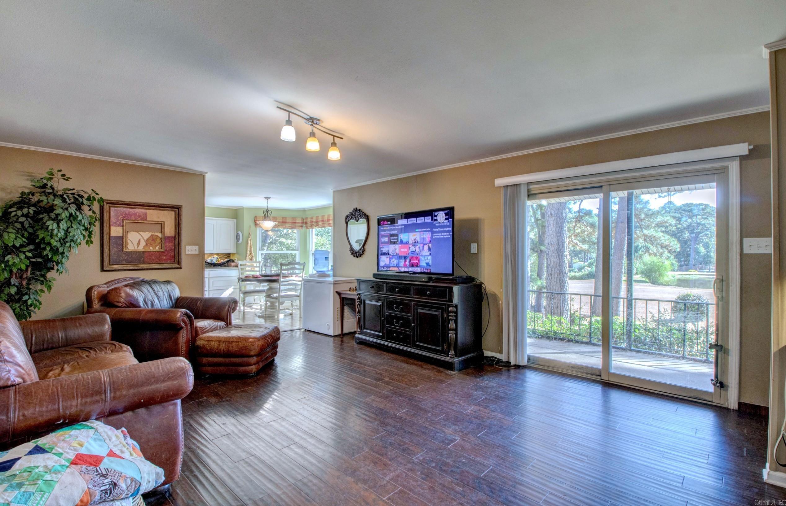 FOXWOOD J - Residential