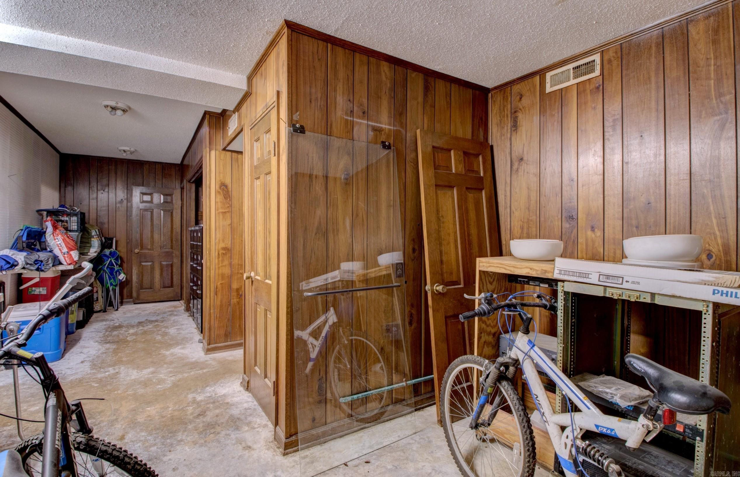 FOXWOOD J - Residential