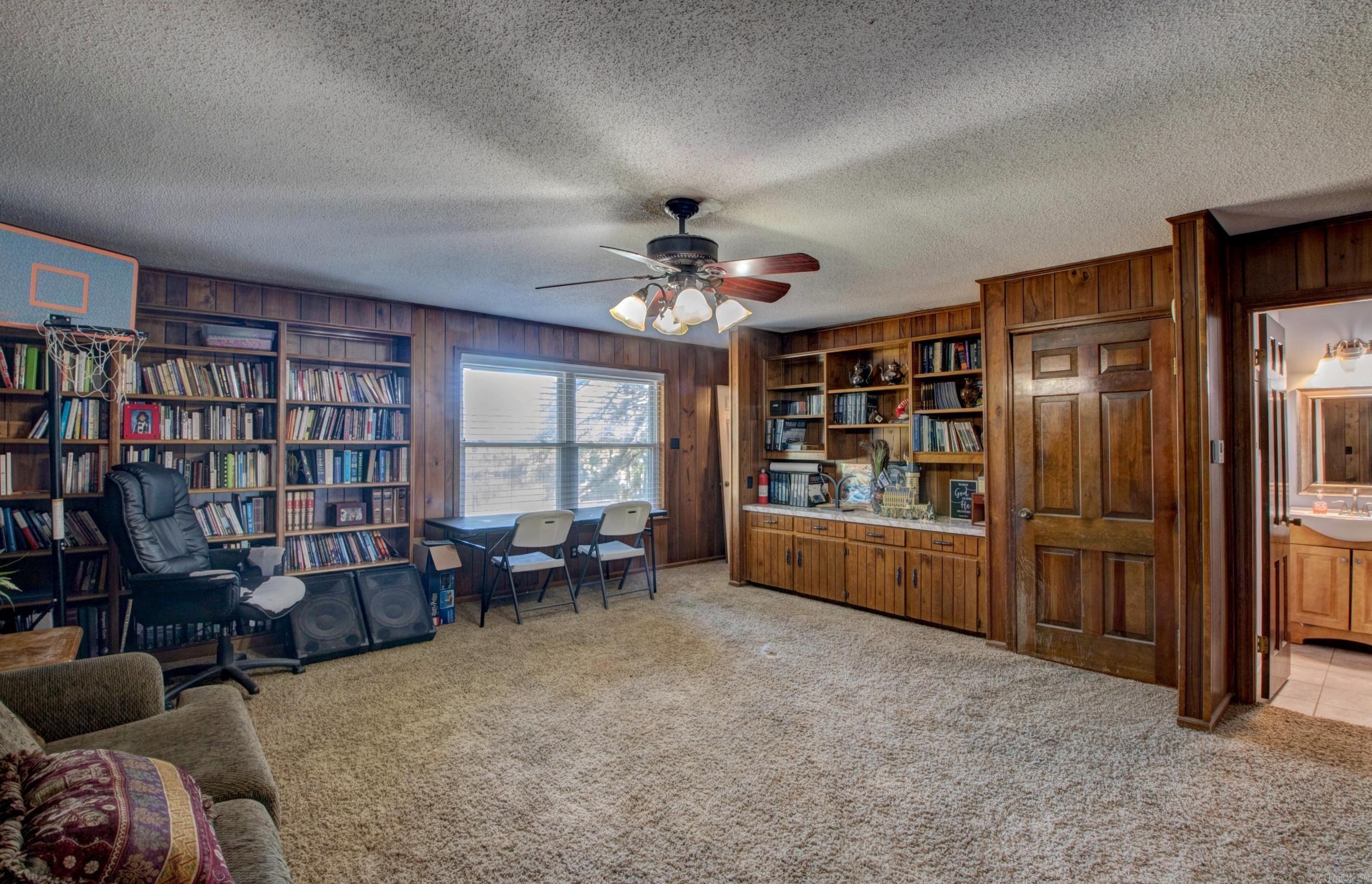 FOXWOOD J - Residential