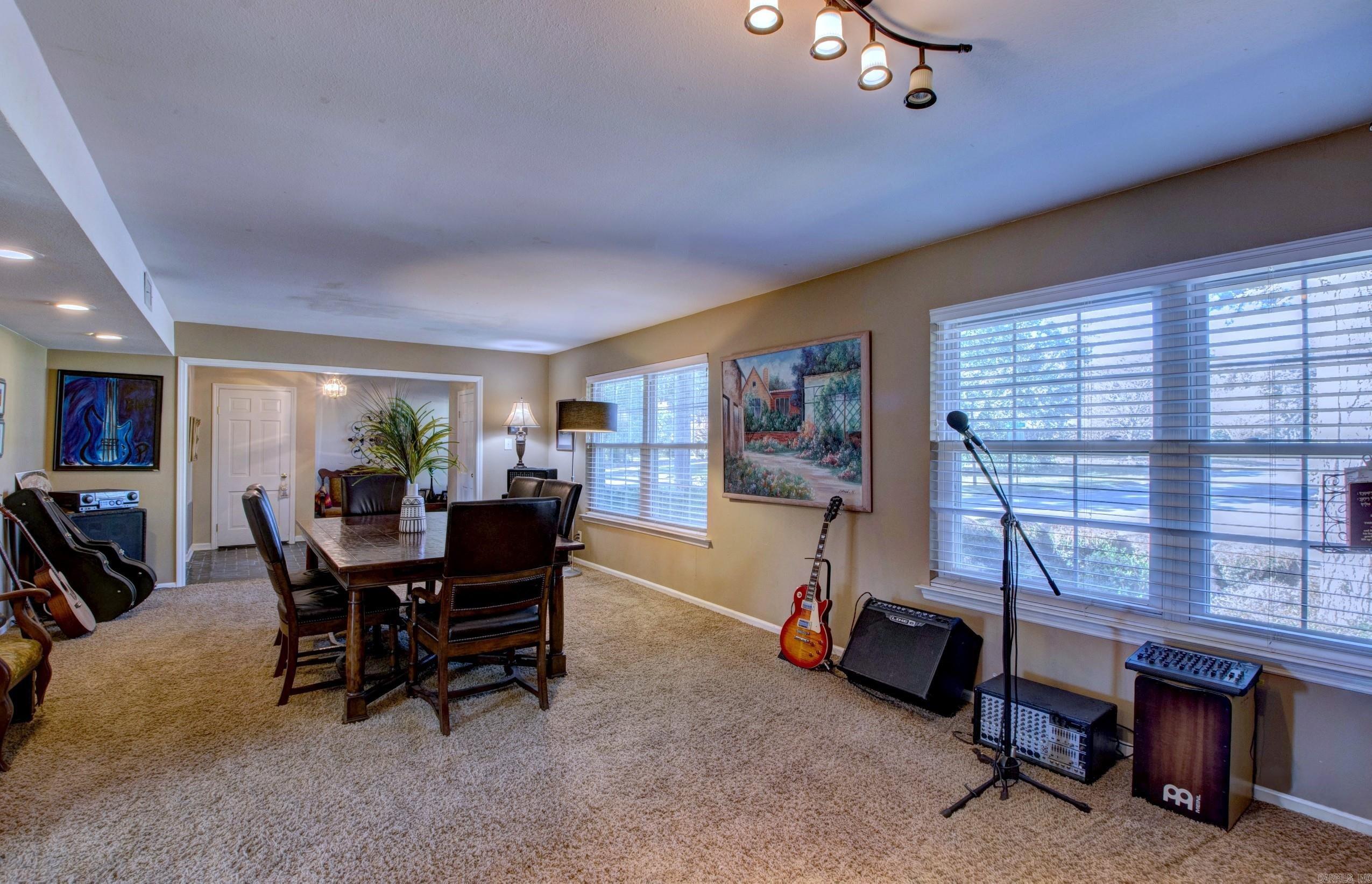 FOXWOOD J - Residential