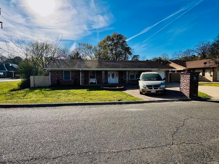 Beautifully Updated 3 Bedroom, 2 Bathroom Home in Lakeside School District!
