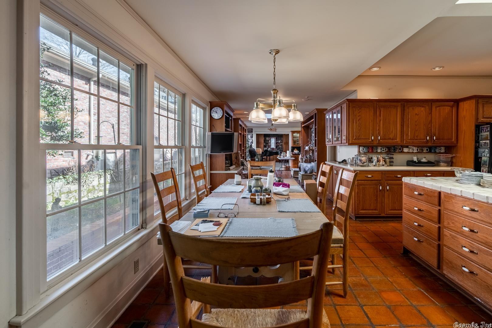 COUNTRY CLUB HGTS - Residential