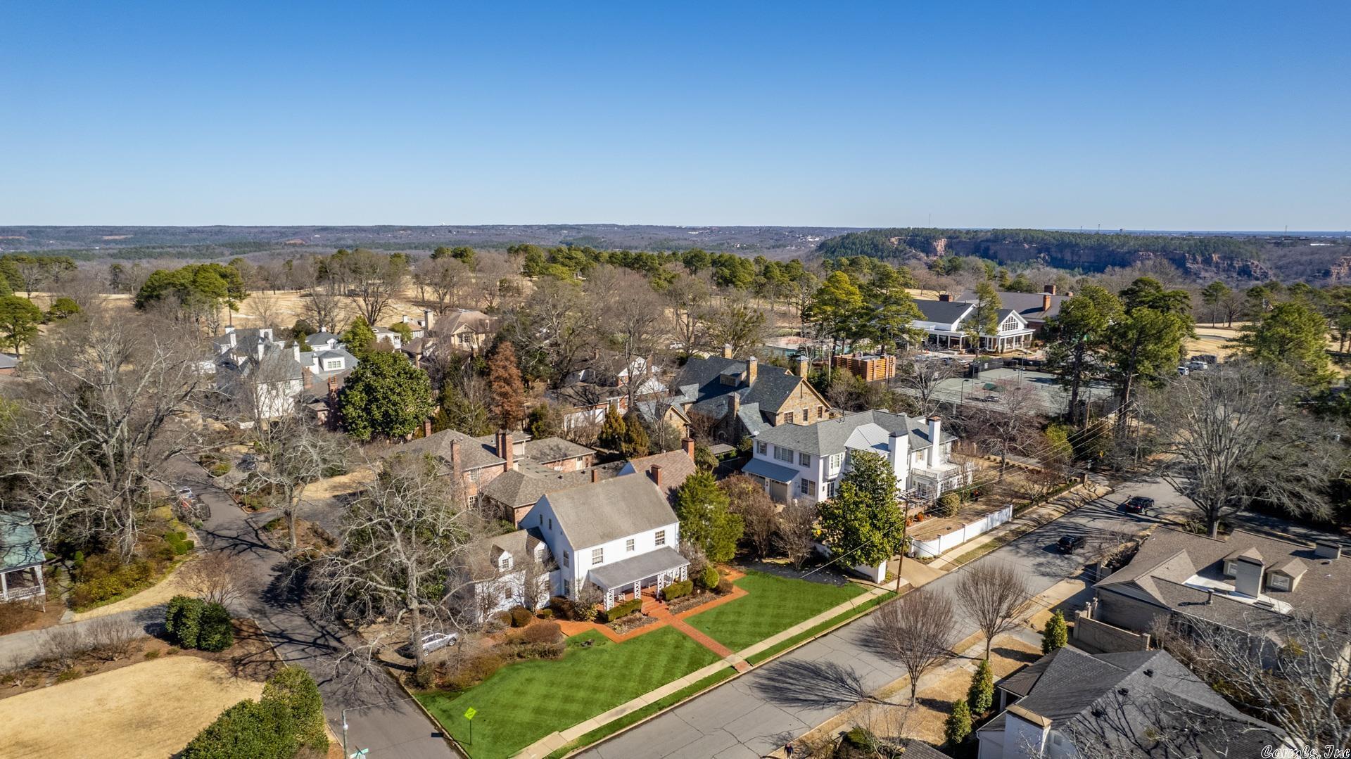 COUNTRY CLUB HGTS - Residential