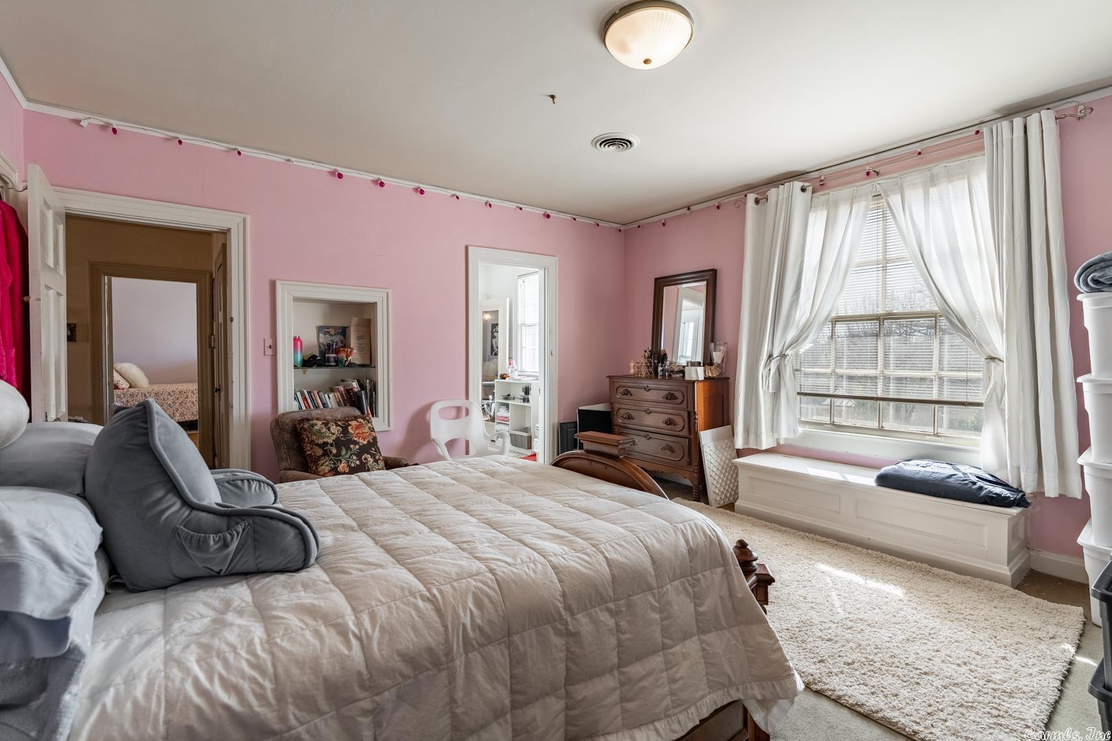 COUNTRY CLUB HGTS - Residential