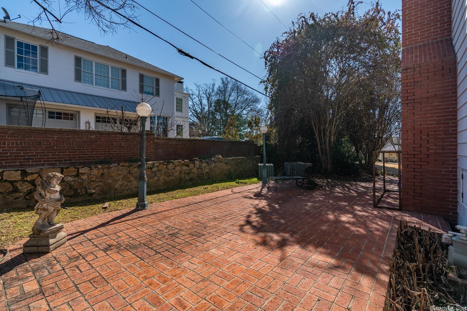 COUNTRY CLUB HGTS - Residential
