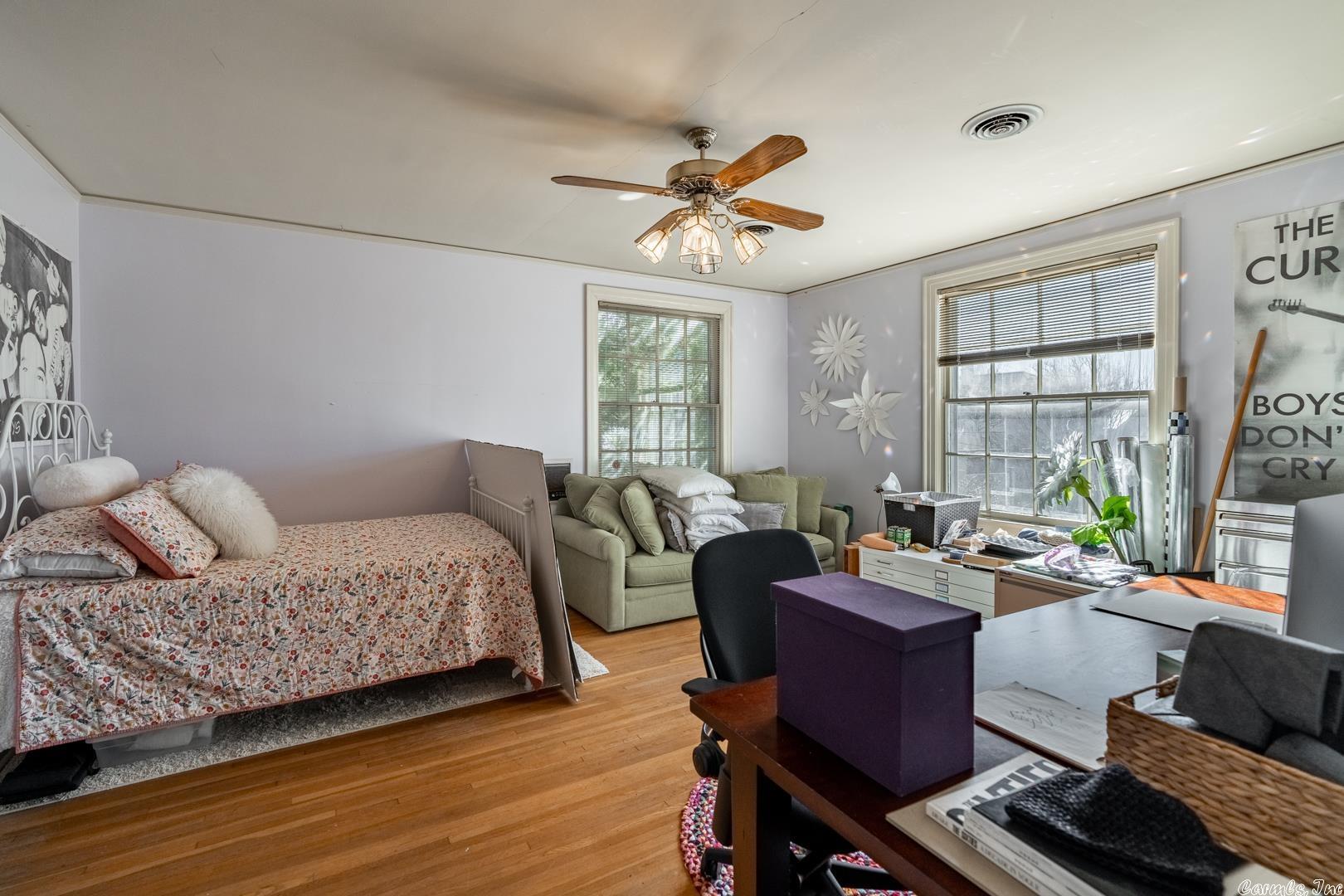 COUNTRY CLUB HGTS - Residential