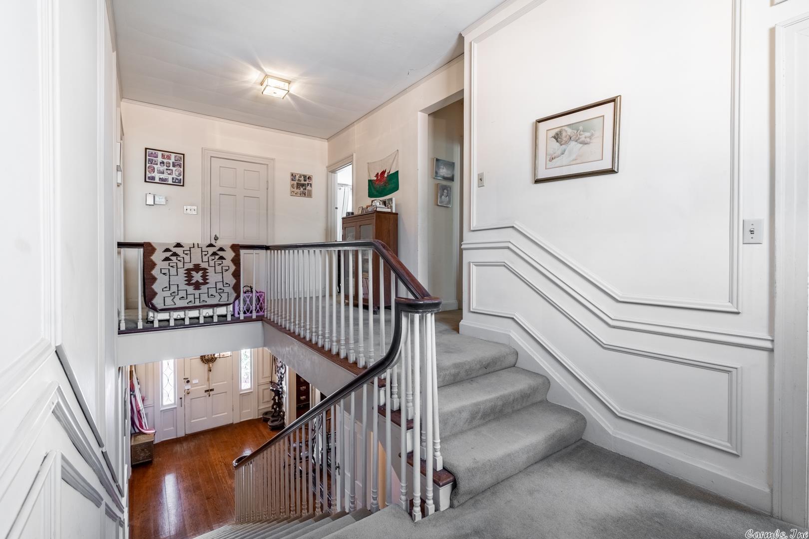 COUNTRY CLUB HGTS - Residential
