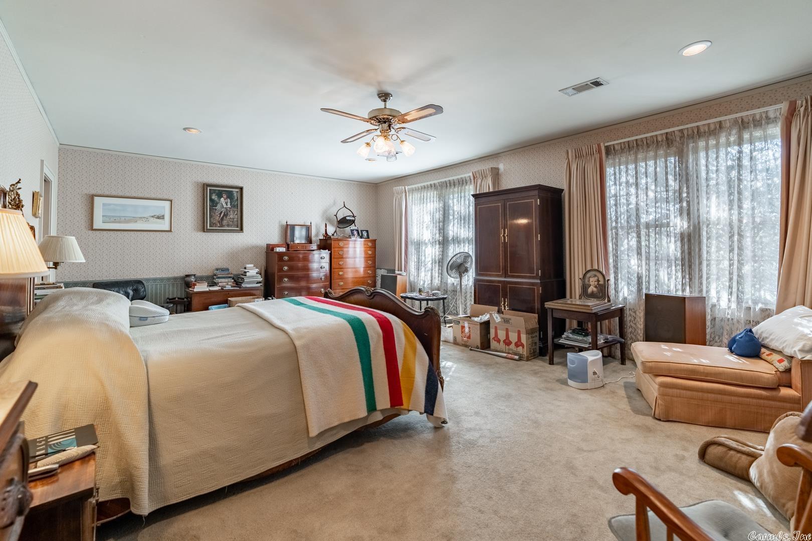 COUNTRY CLUB HGTS - Residential