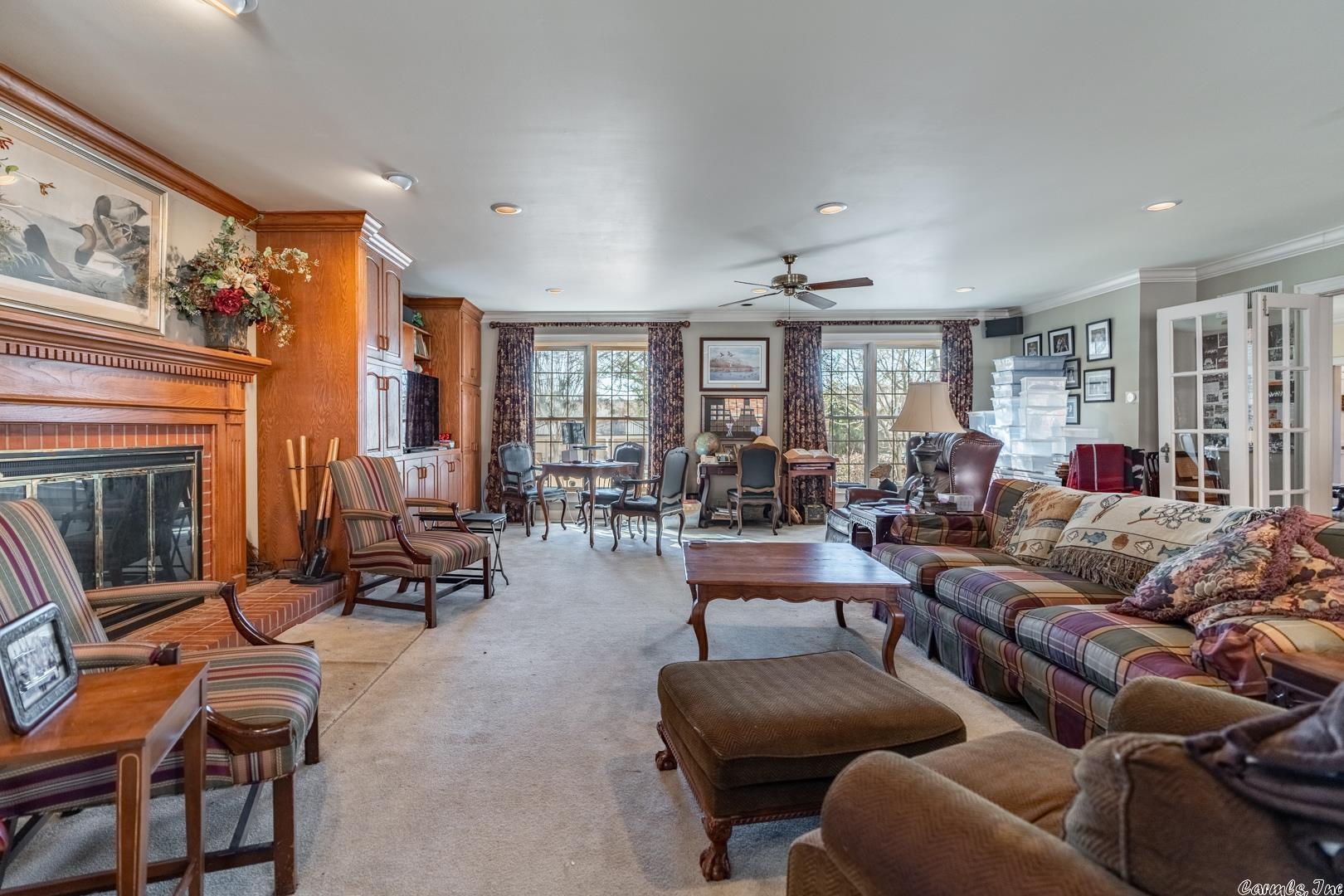COUNTRY CLUB HGTS - Residential