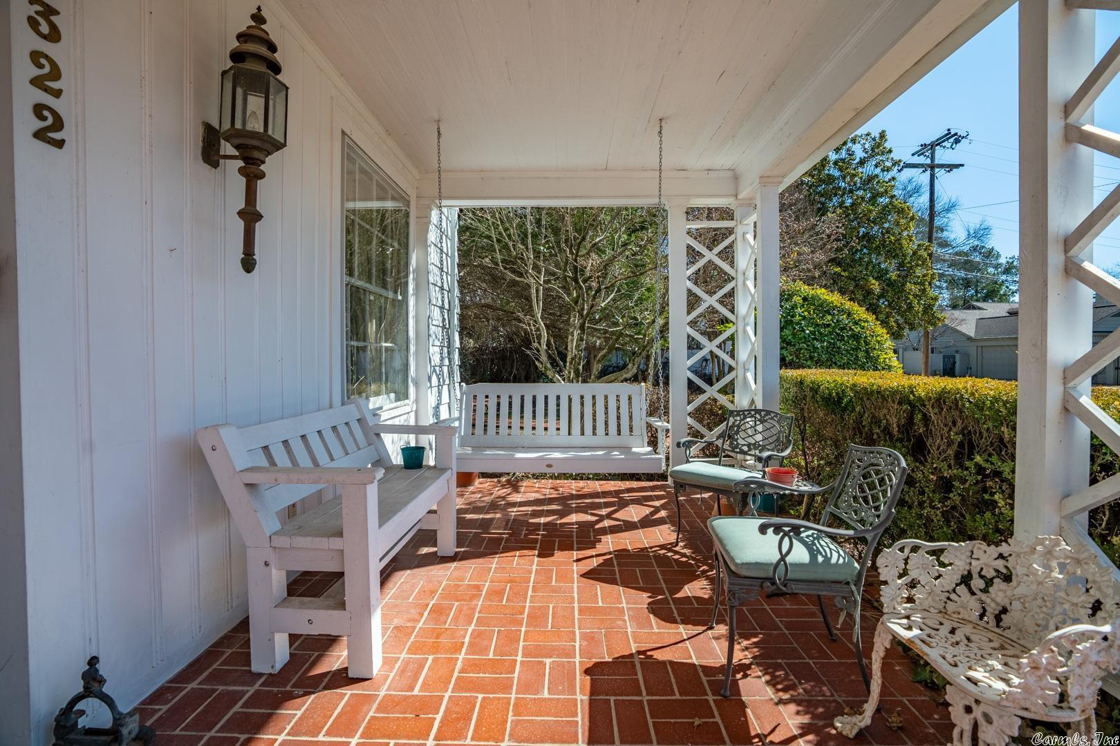 COUNTRY CLUB HGTS - Residential