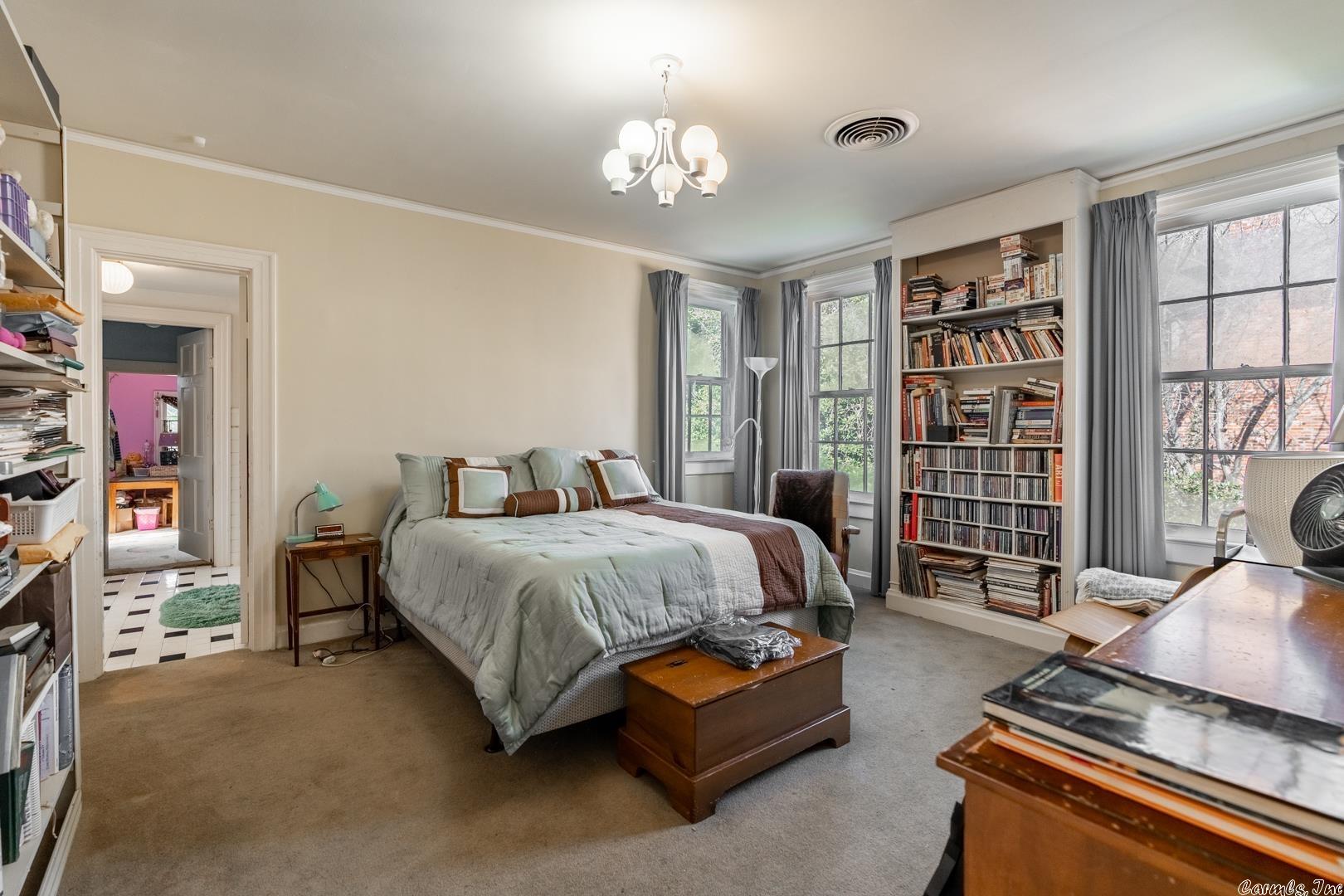 COUNTRY CLUB HGTS - Residential