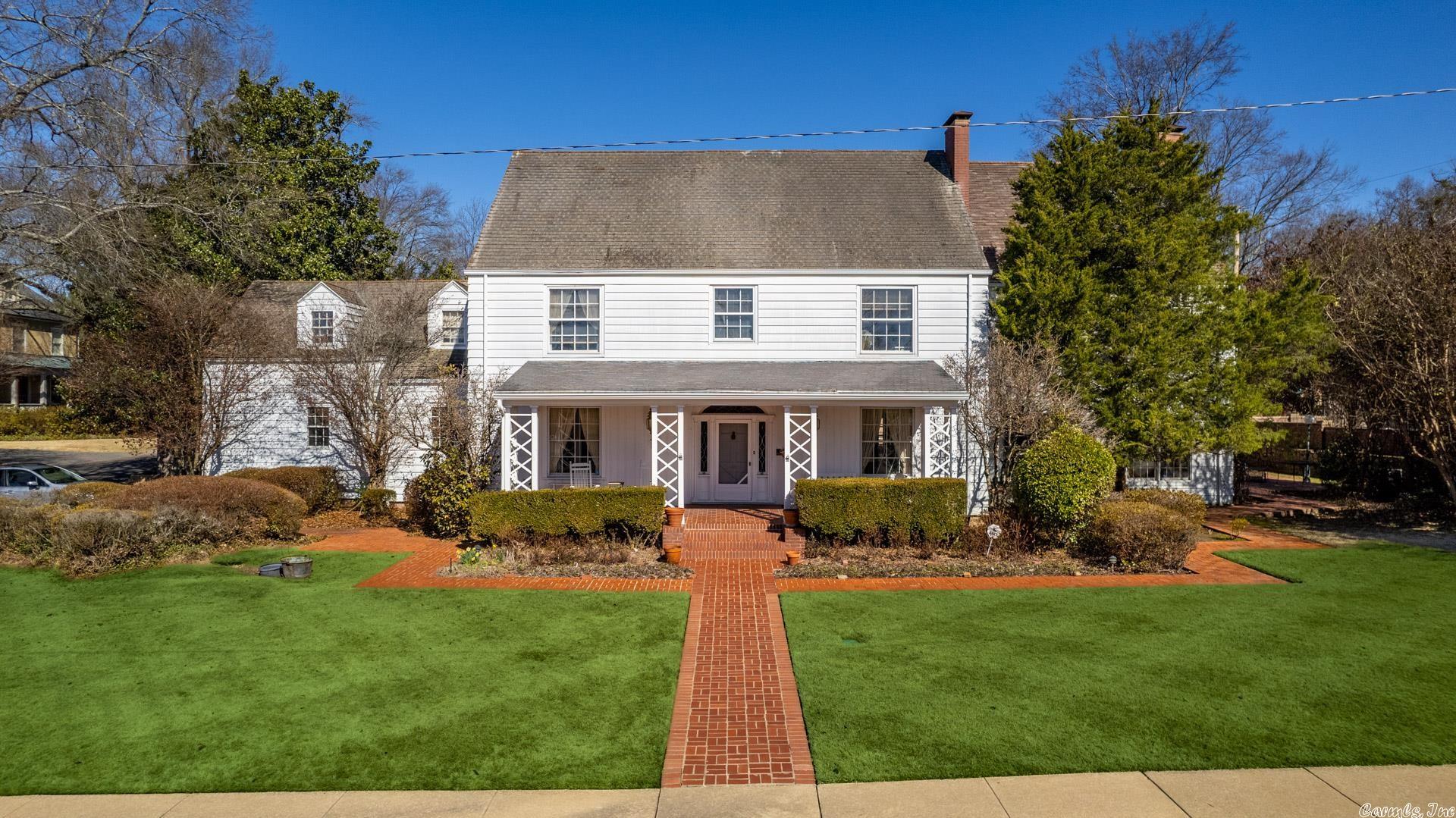 COUNTRY CLUB HGTS - Residential