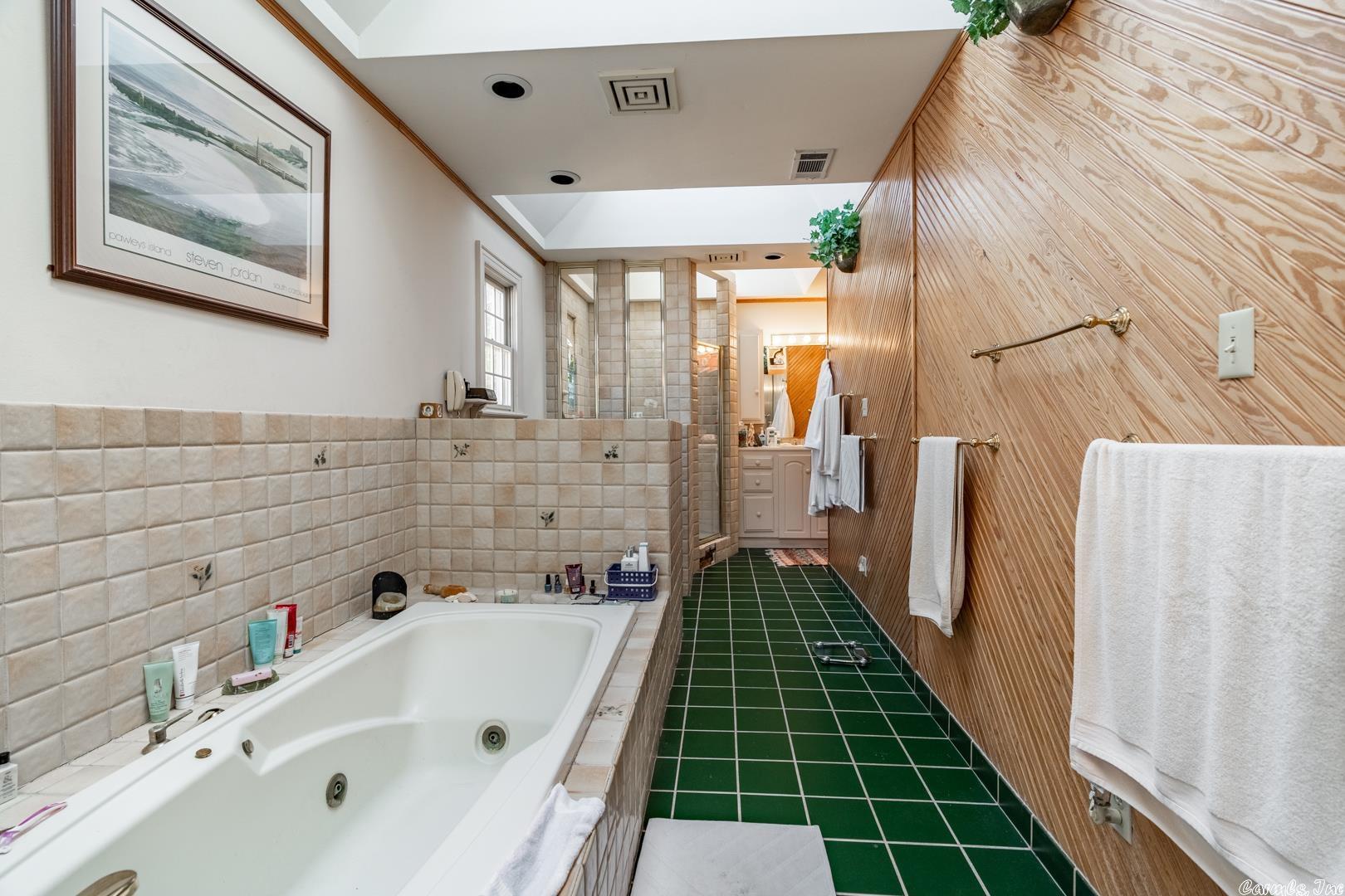 COUNTRY CLUB HGTS - Residential