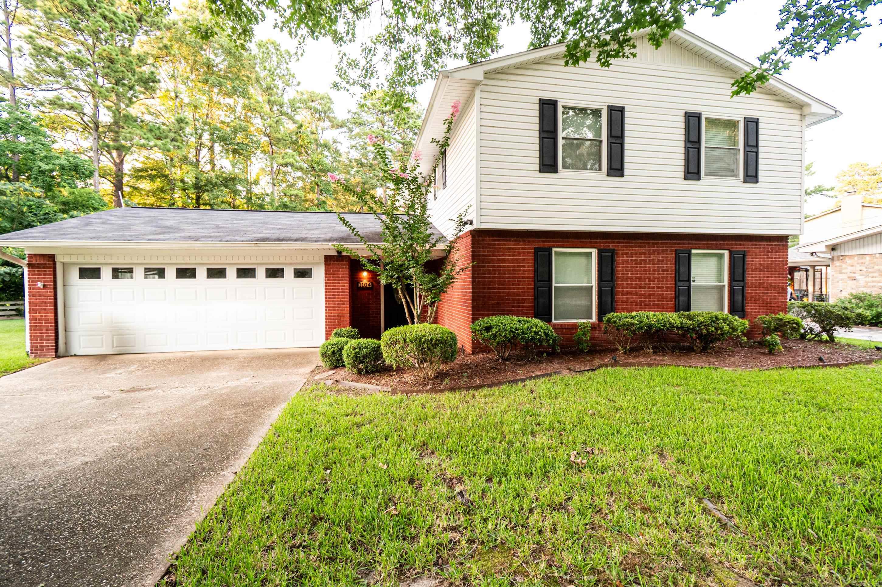 Come tour this well maintained home in the Raquet Club neighborhood. This home is located in a cul-de-sac and offers a spacious yard. 4 bedrooms and 3 full bathrooms. 1 bedroom, and full bathroom are on the main level, and the remaining bedrooms and bathrooms are upper level.