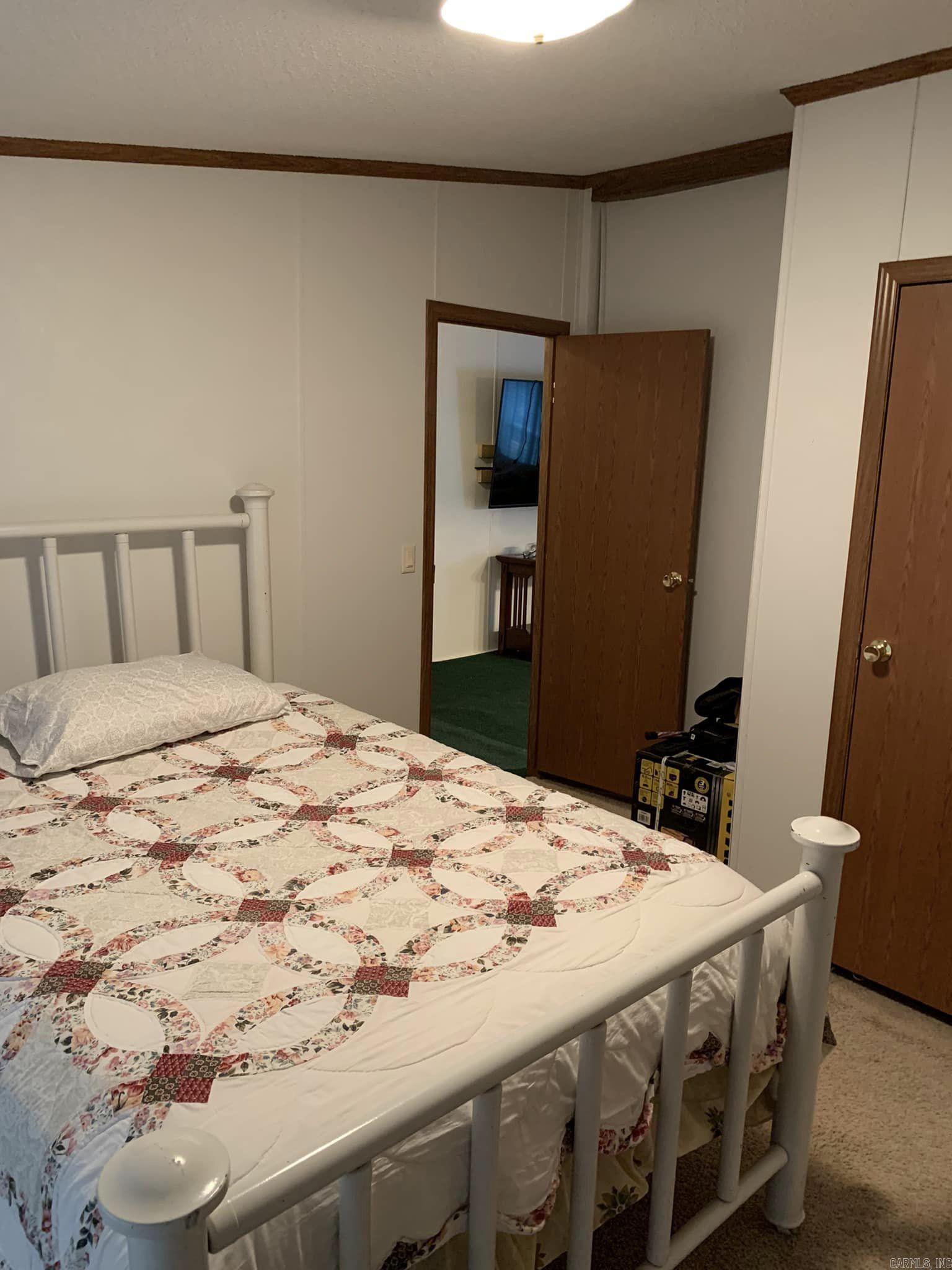 COUNTRY ESTATES SUBD - Residential