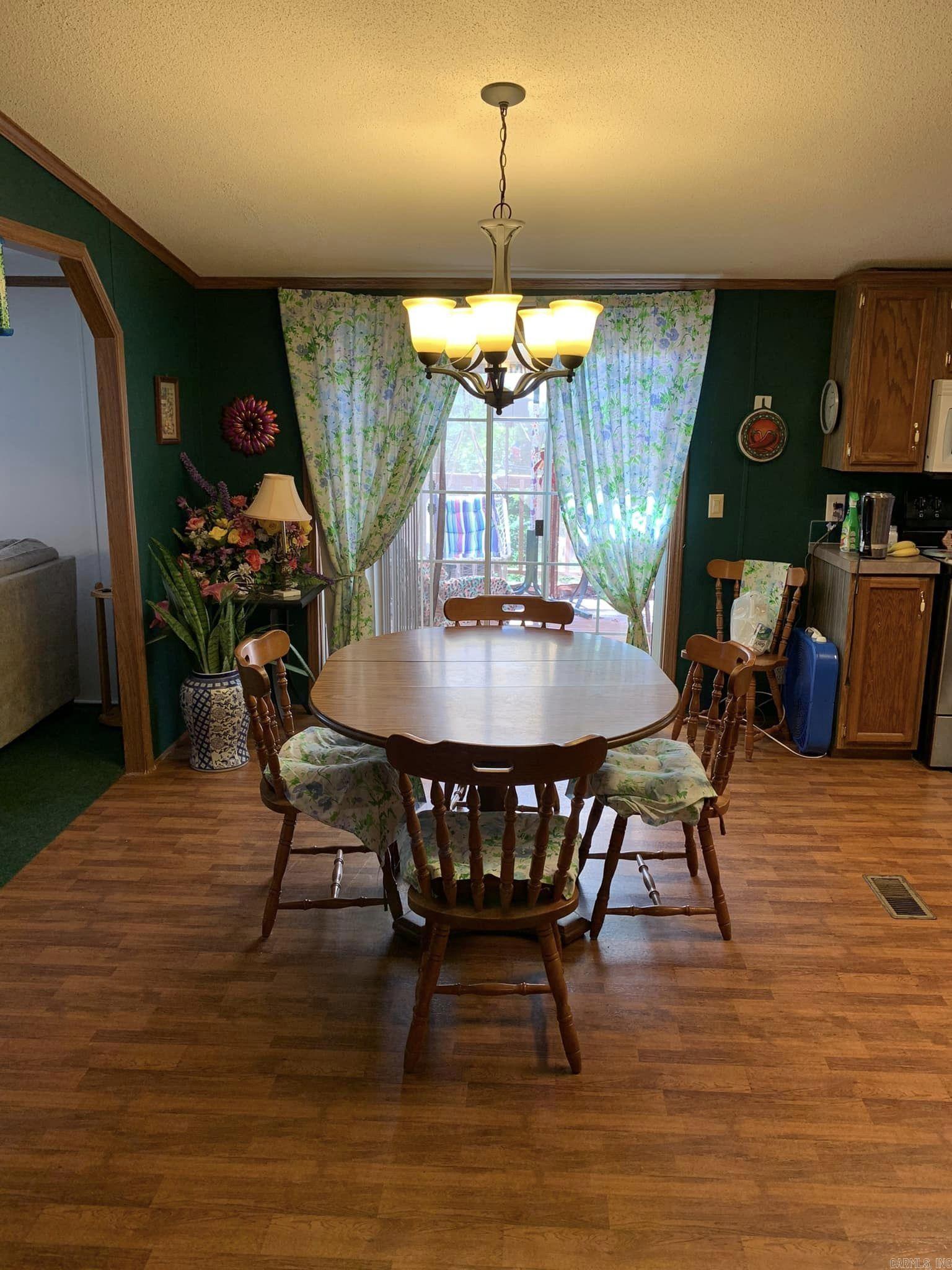 COUNTRY ESTATES SUBD - Residential