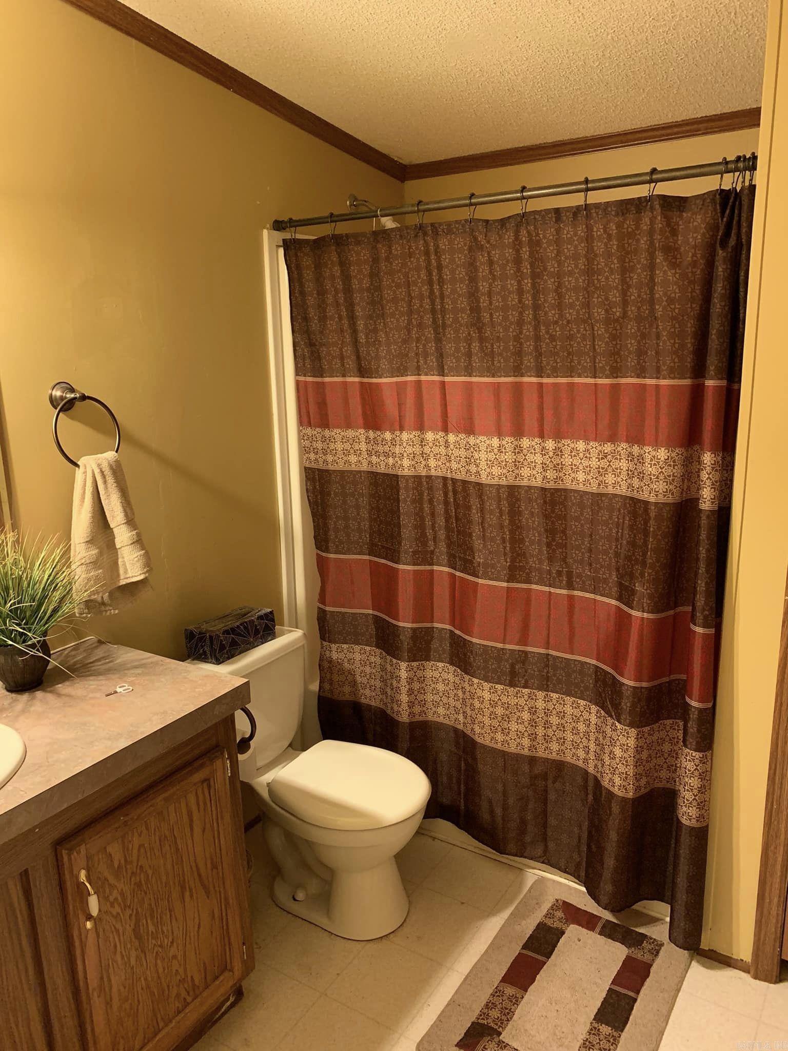 COUNTRY ESTATES SUBD - Residential