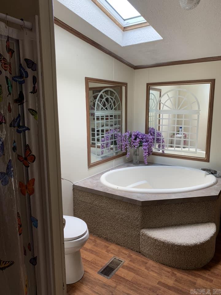 COUNTRY ESTATES SUBD - Residential